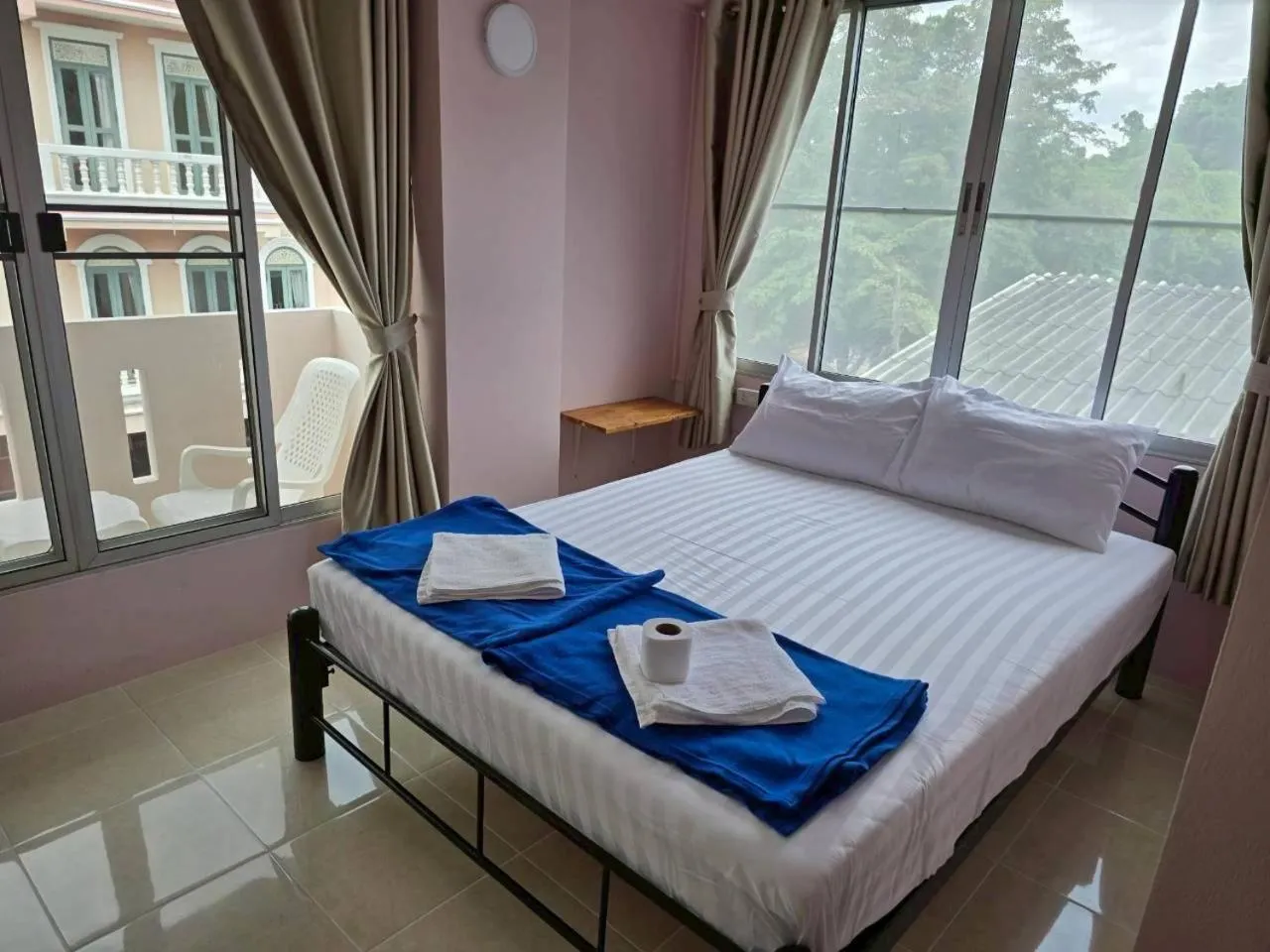 Bed in Bella Bella Riverview