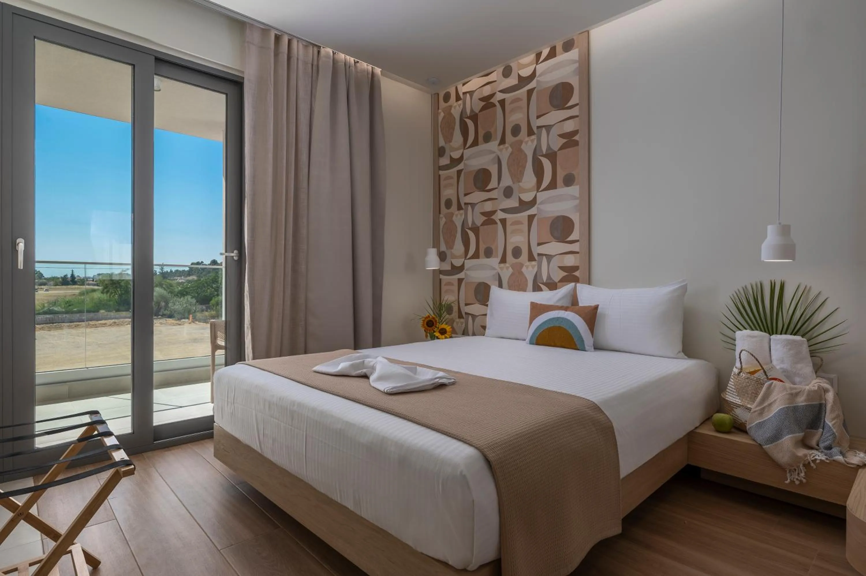 Bedroom, Bed in Sandy Seaside Suites