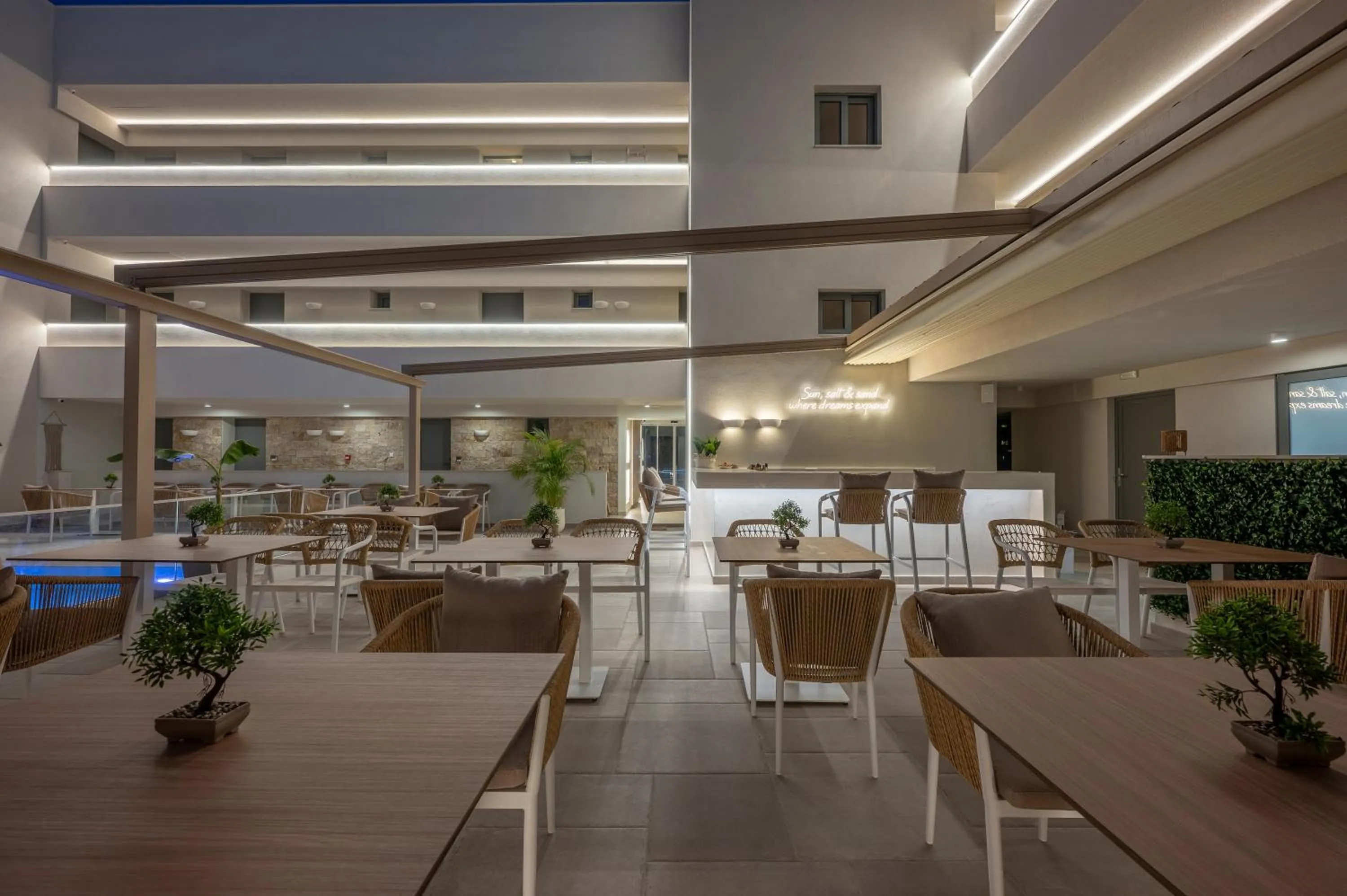 Restaurant/places to eat in Sandy Seaside Suites