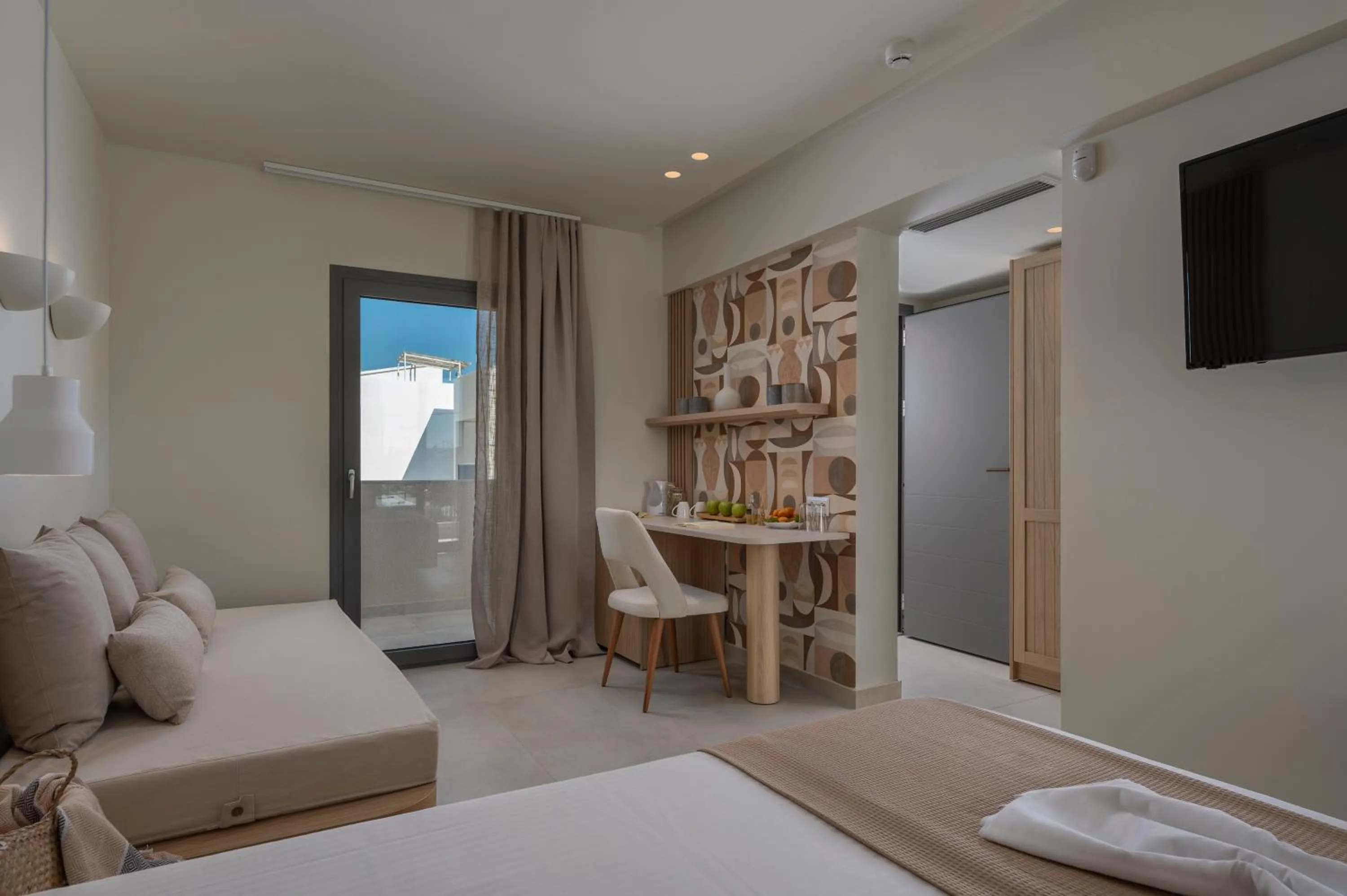 Living room, Bed in Sandy Seaside Suites