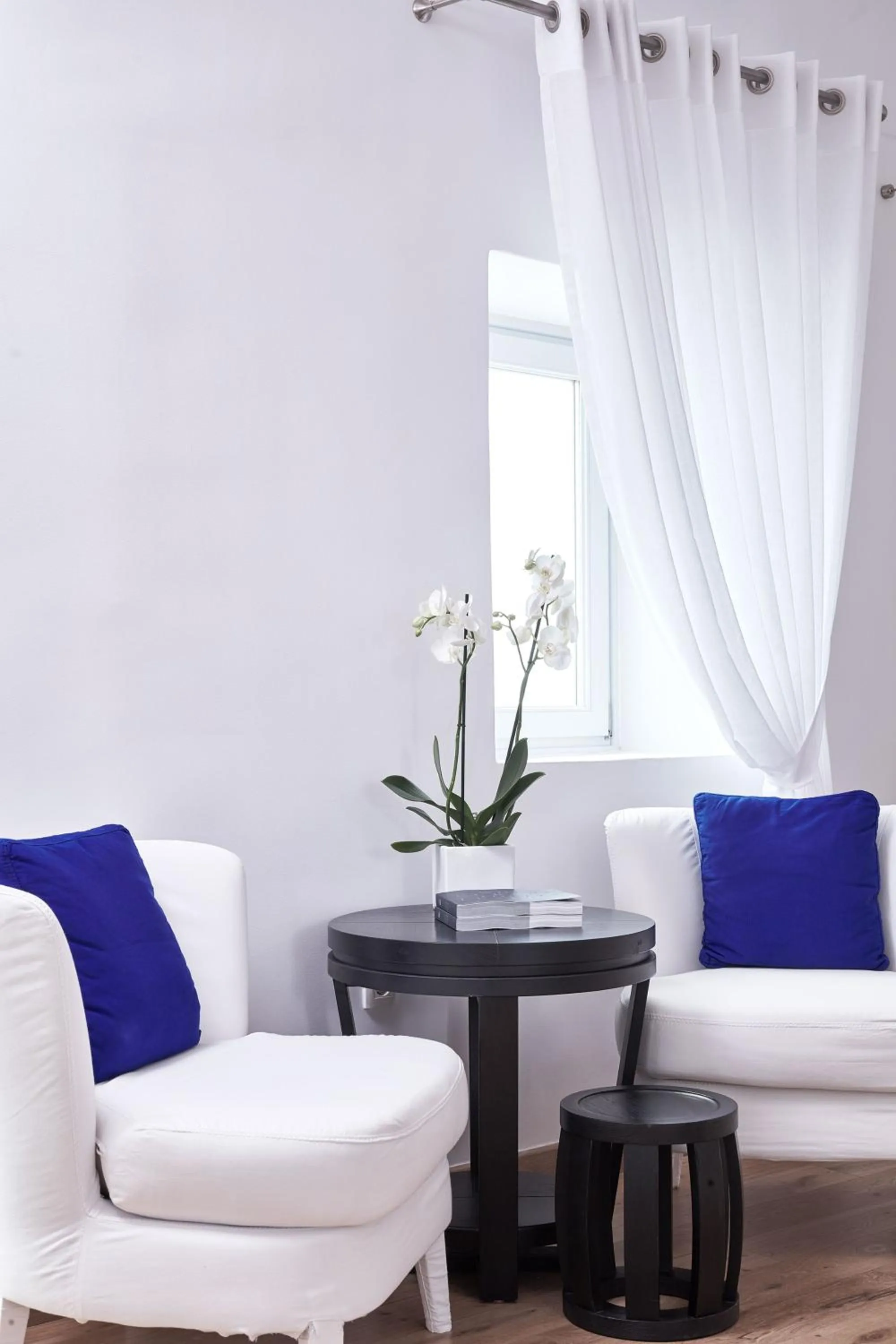 Lobby or reception in Katikies Chromata Santorini - The Leading Hotels of the World