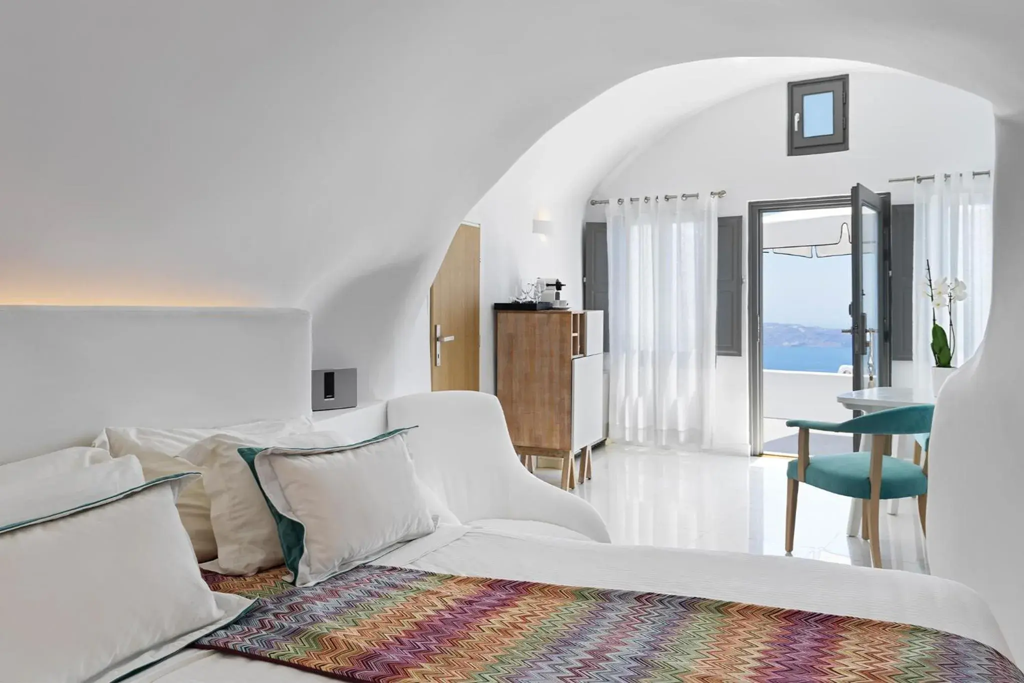 Superior Suite in Katikies Chromata Santorini - The Leading Hotels of the World Superior Suite in Katikies Chromata Santorini - The Leading Hotels of the World