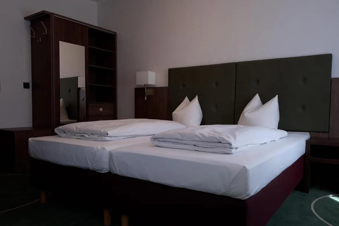 Photo of the whole room, Bed in Hotel-Gasthof Wilde Rose