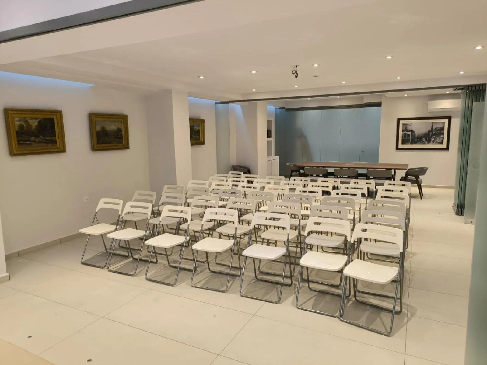 Business facilities in Gallery Central Piraeus Port