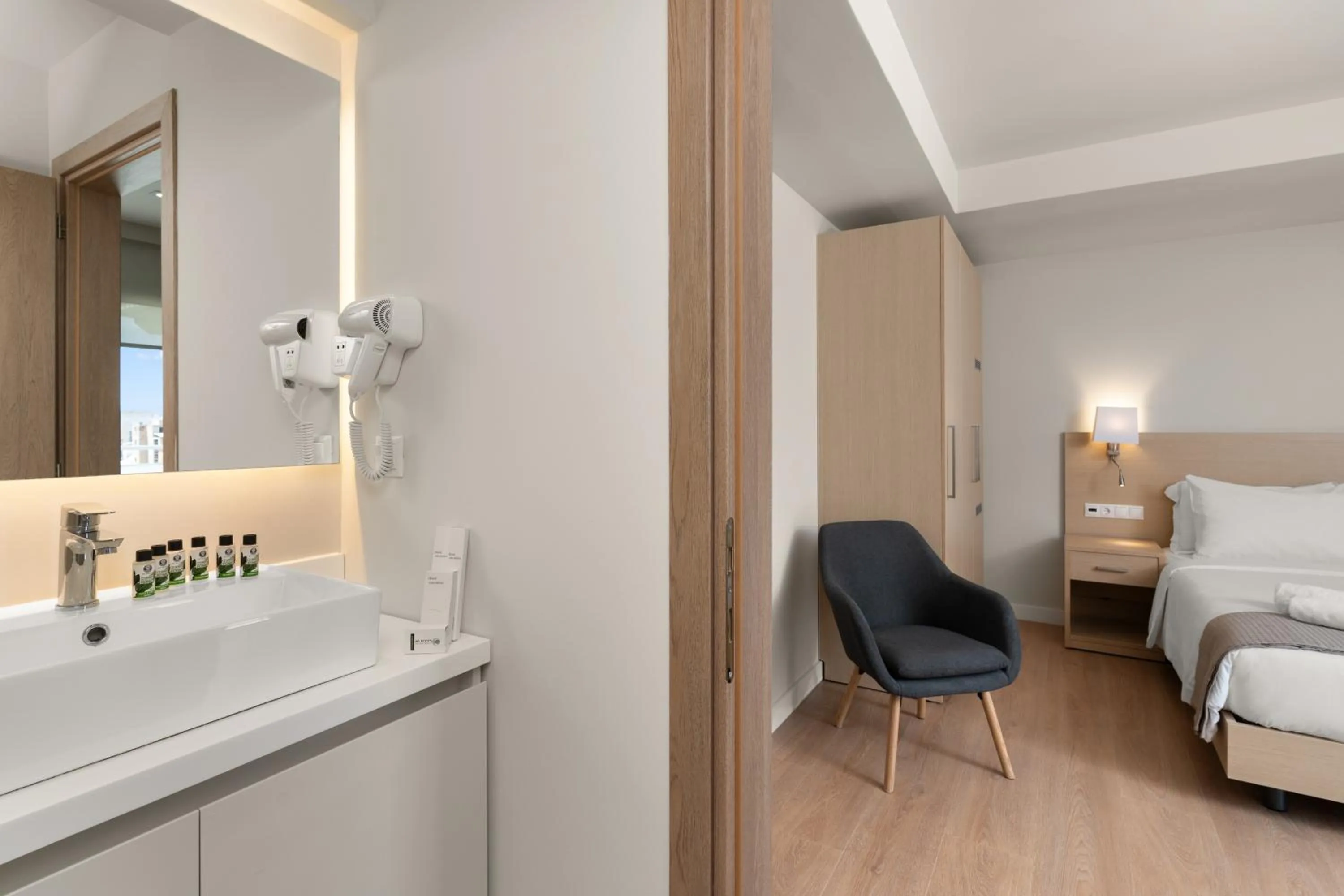 Bed in Gallery Central Piraeus Port