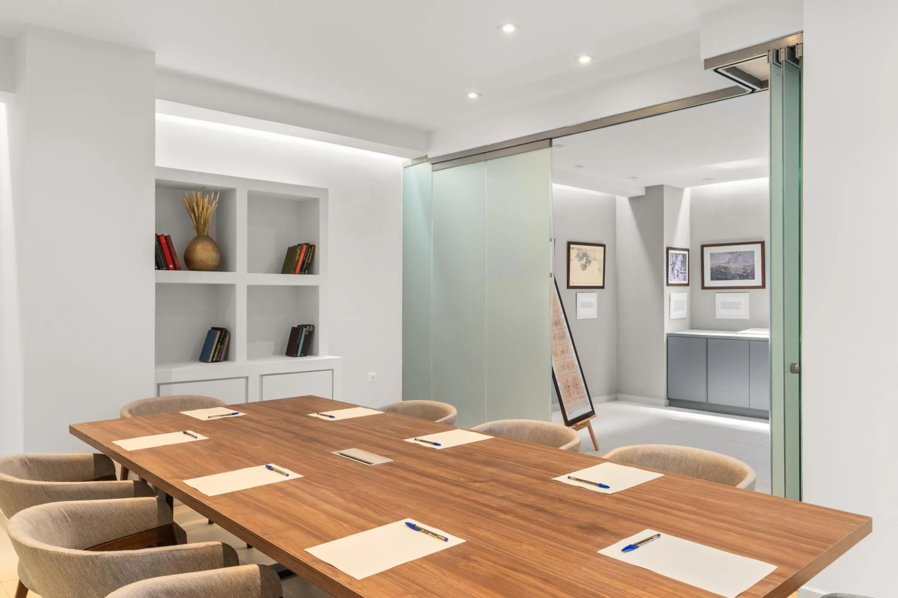 Business facilities in Gallery Central Piraeus Port