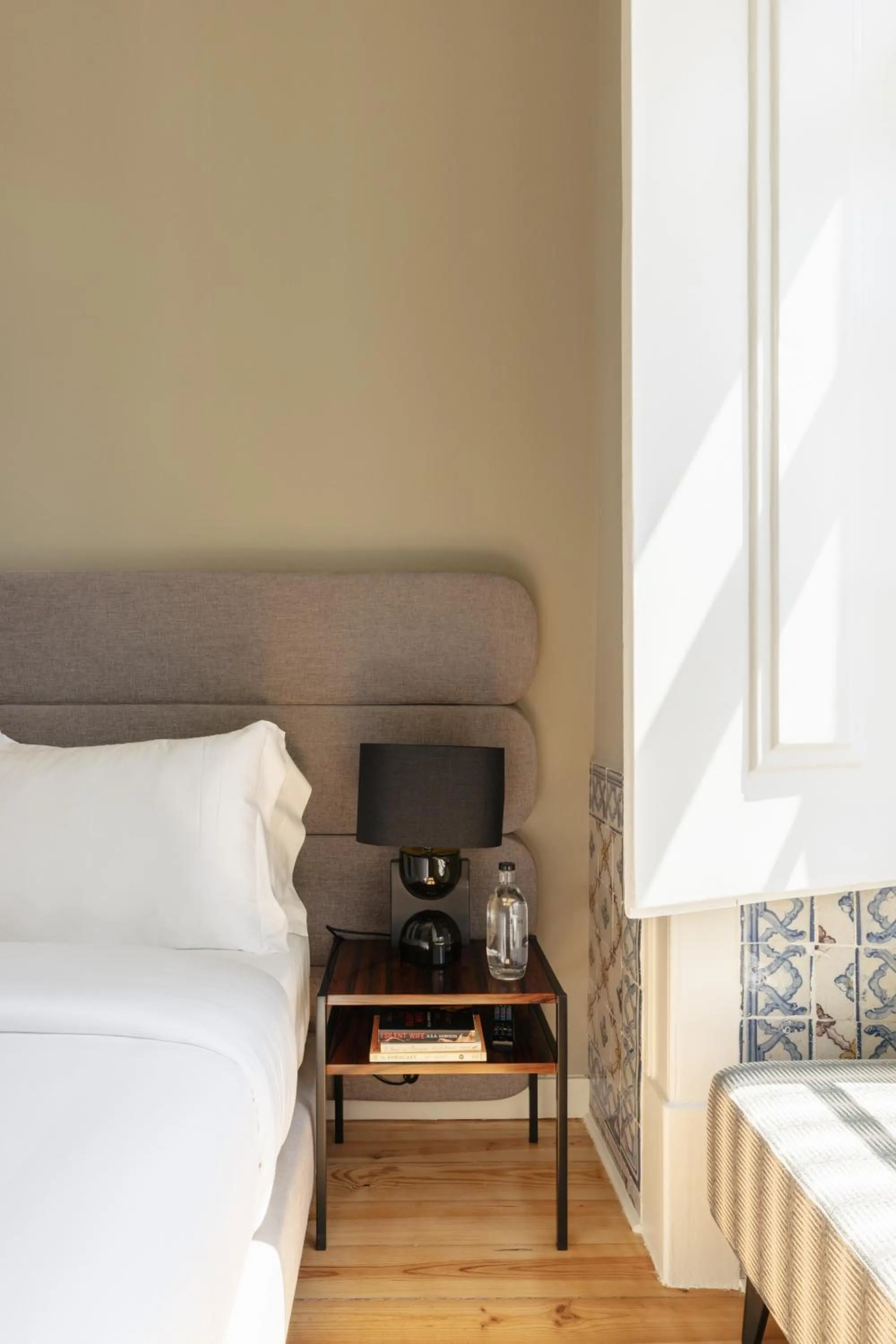 Bedroom, Bed in Dare Lisbon River