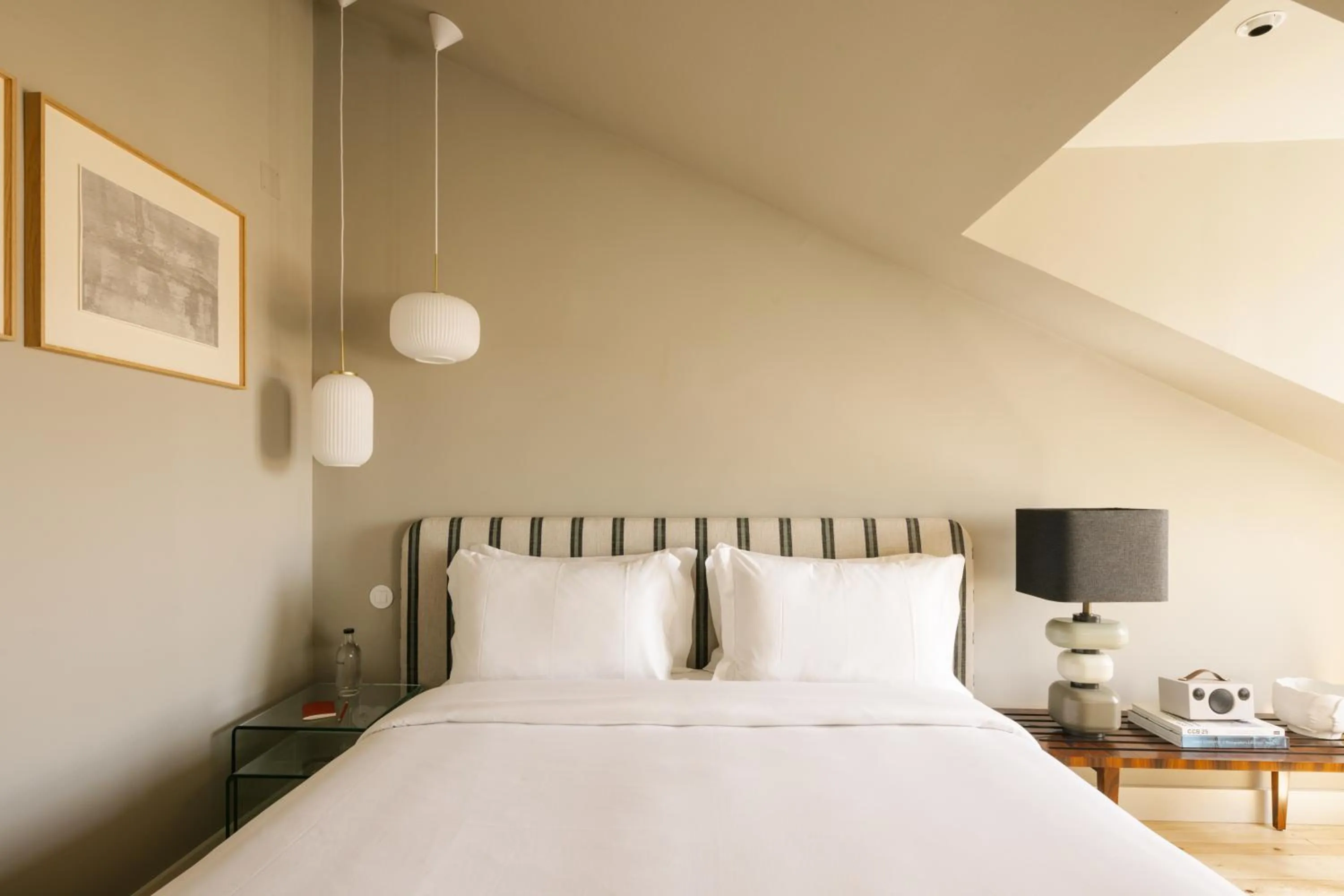 Bedroom, Bed in Dare Lisbon River