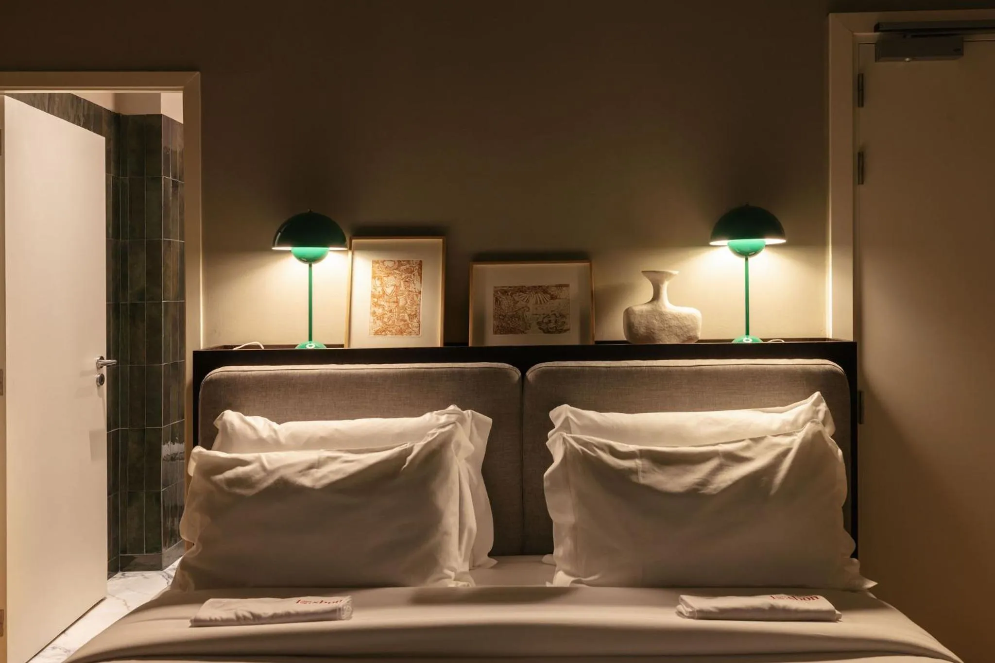 Bedroom, Bed in Dare Lisbon River