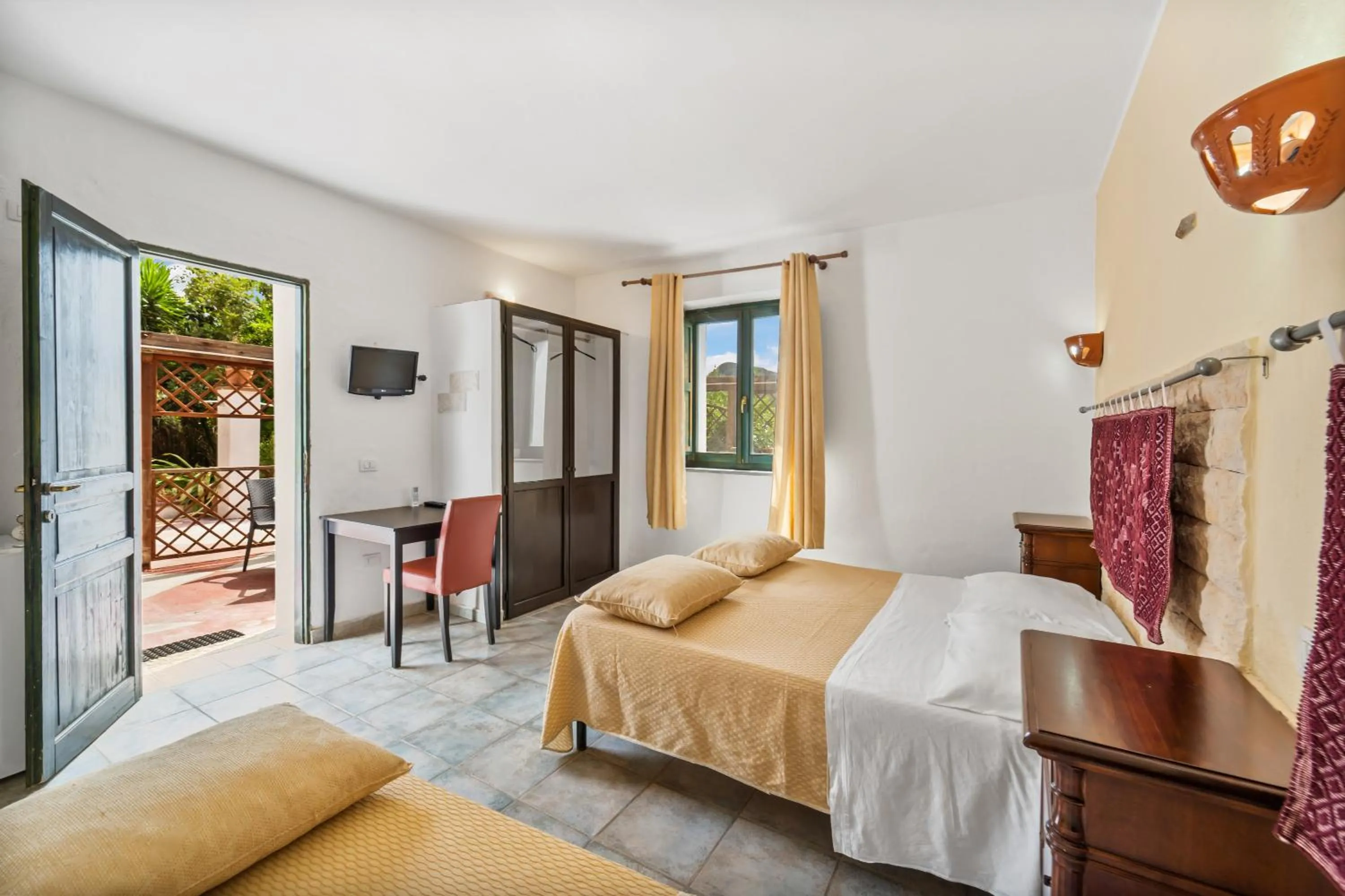 Property building, Bed in Sa Funtana