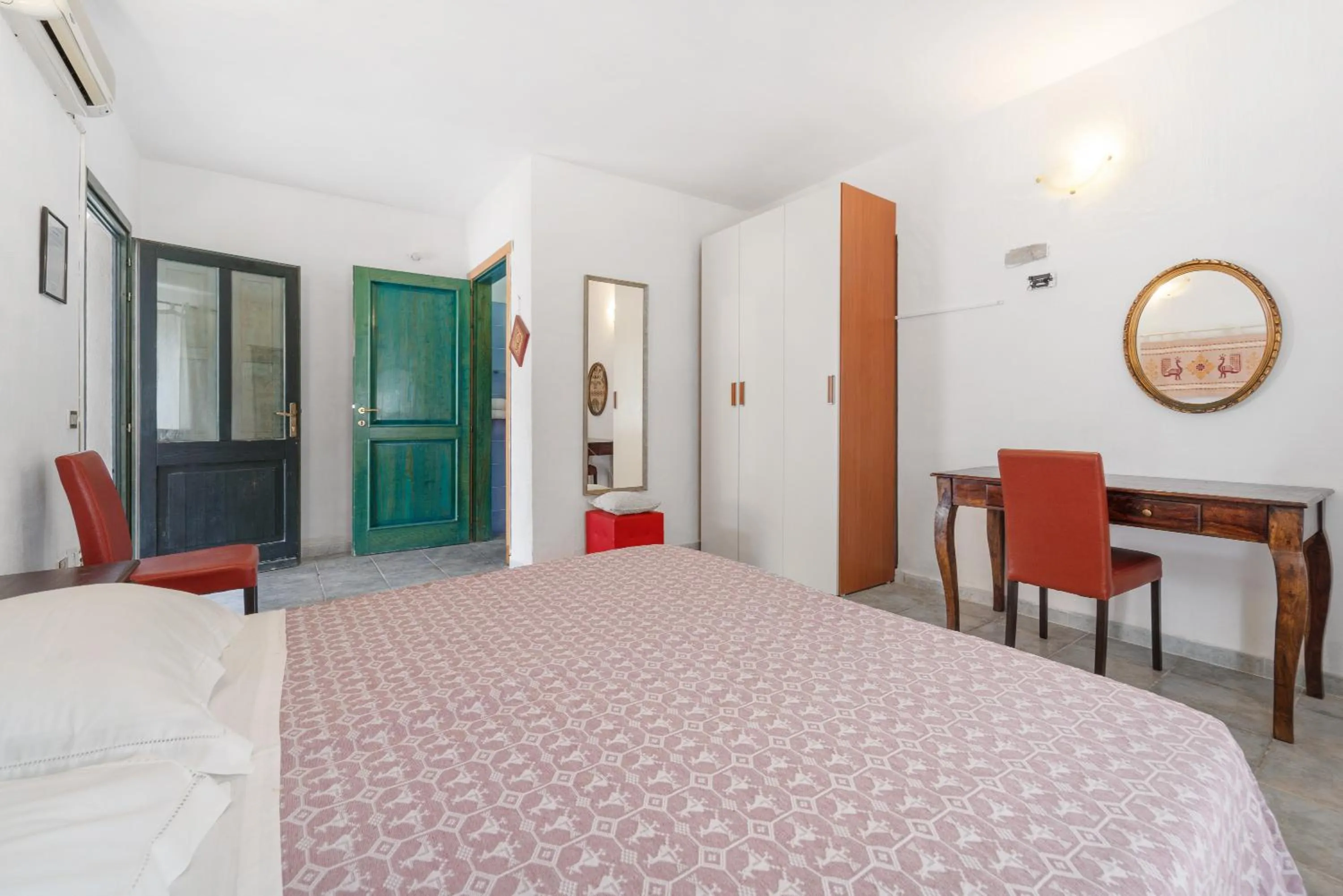 Property building, Bed in Sa Funtana