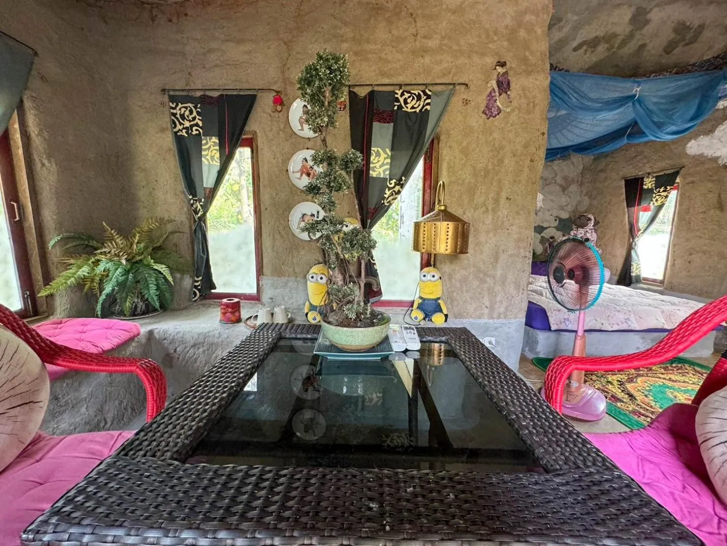 Living room in Clay House Chiang Mai By Alphatel