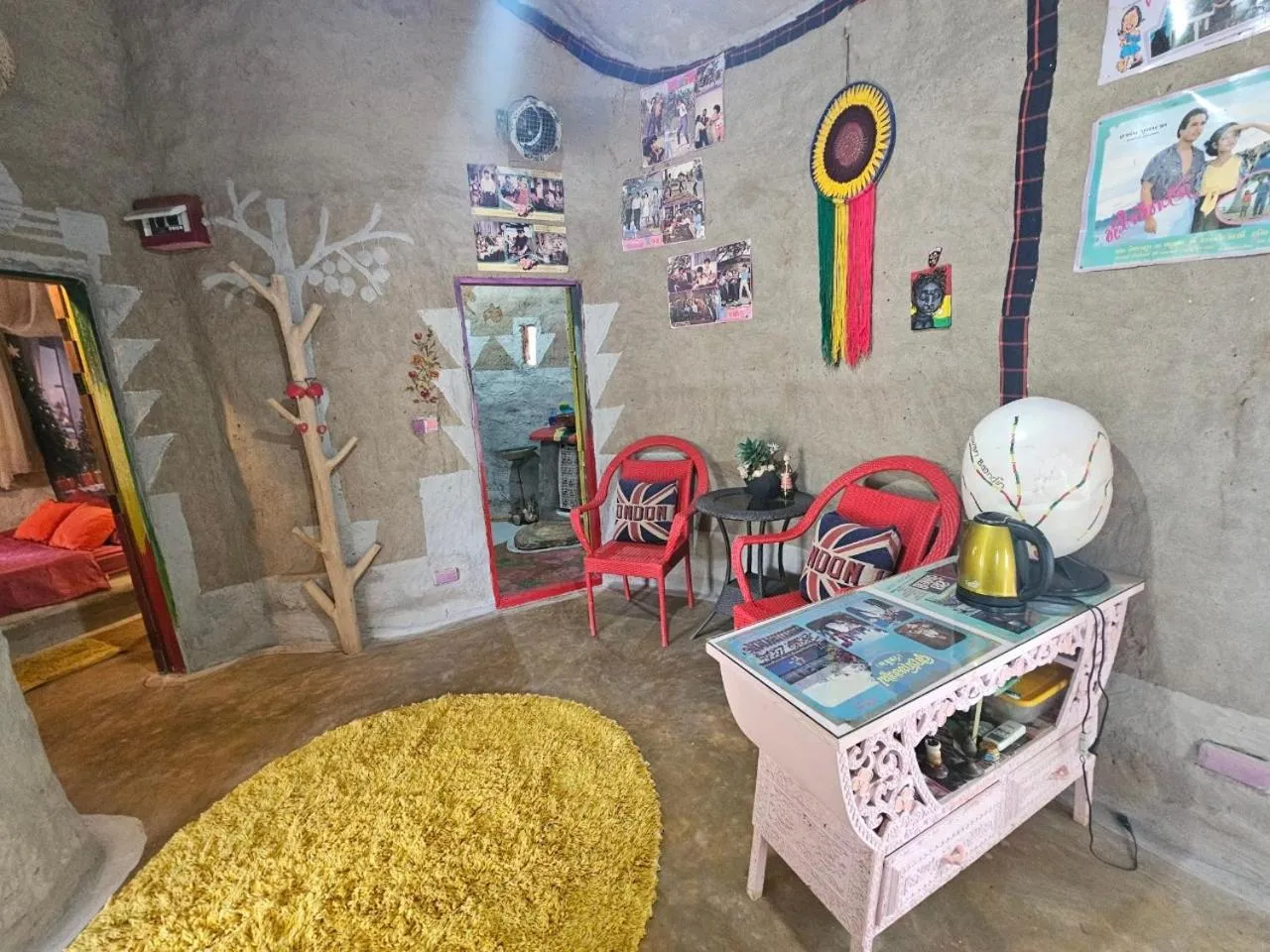 Living room in Clay House Chiang Mai By Alphatel