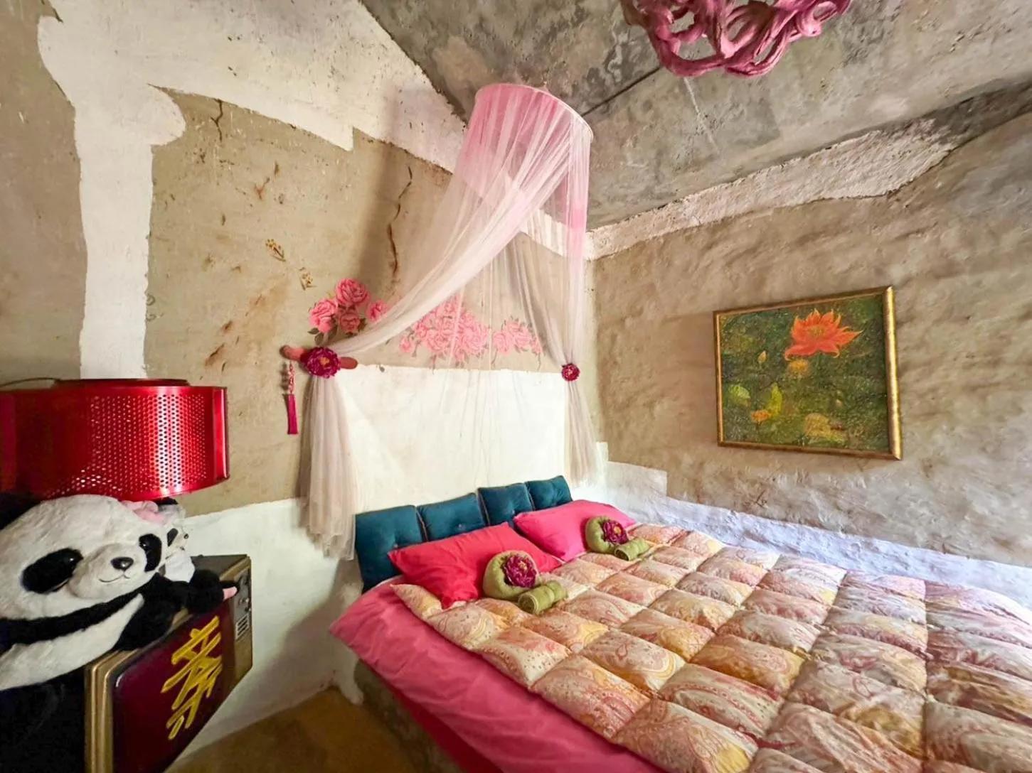 Bed in Clay House Chiang Mai By Alphatel