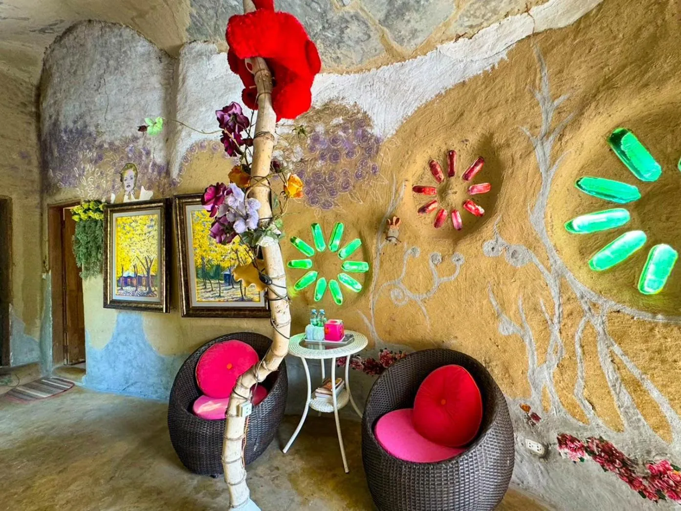 Seating area in Clay House Chiang Mai By Alphatel