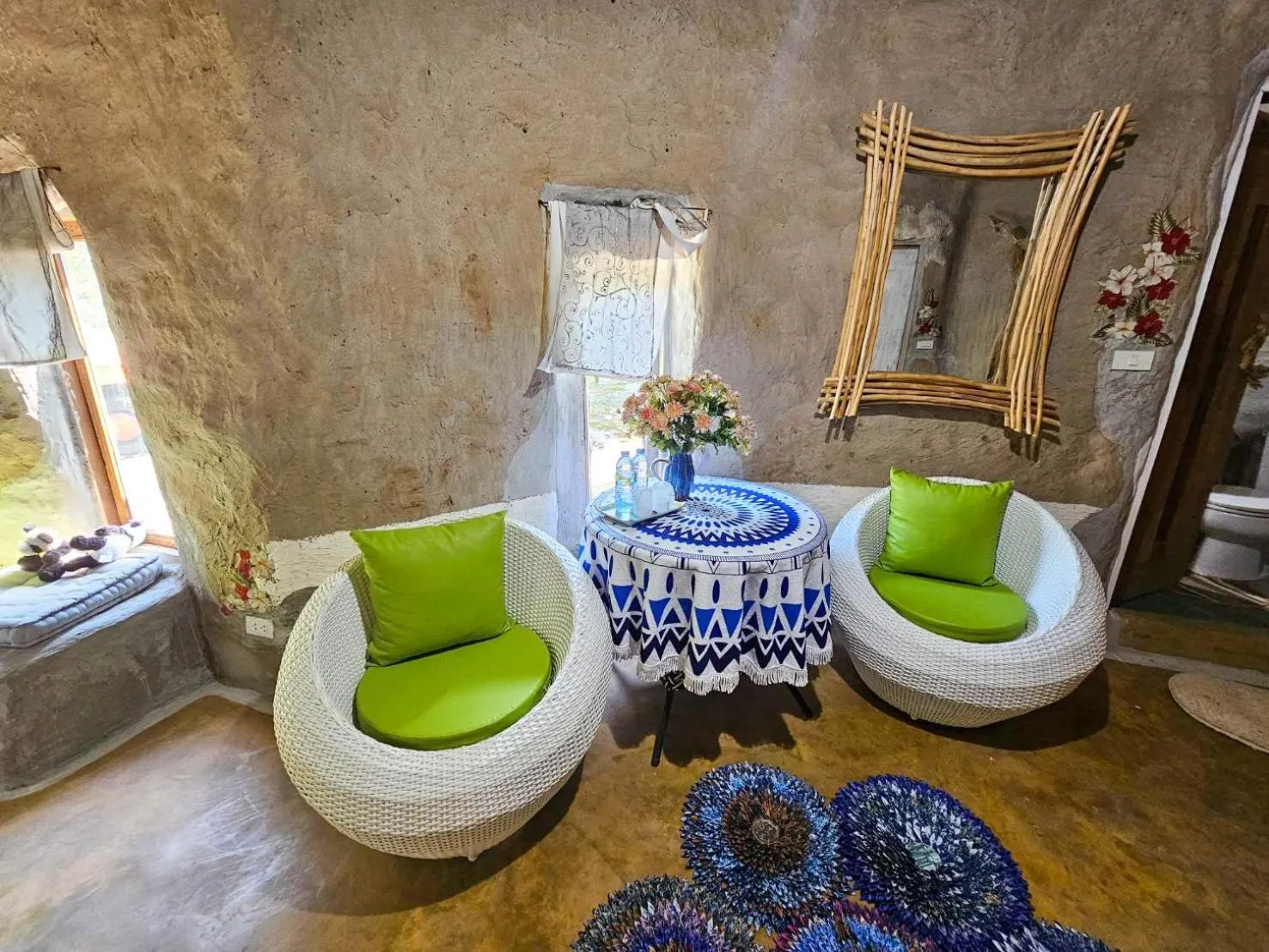 Living room in Clay House Chiang Mai By Alphatel