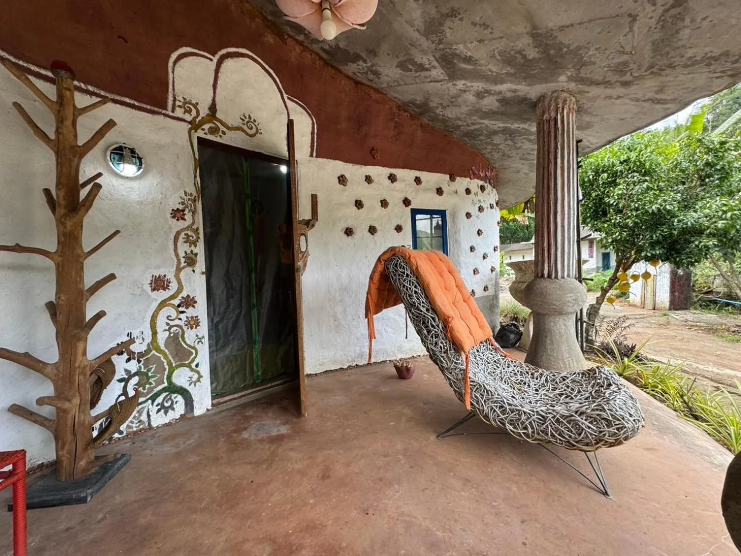 Patio in Clay House Chiang Mai By Alphatel