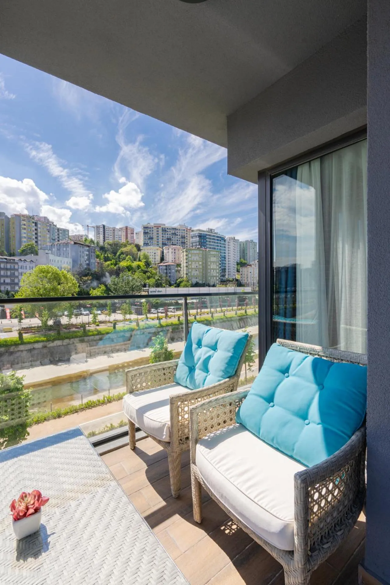 Balcony/Terrace in The Superior Living Kağıthane