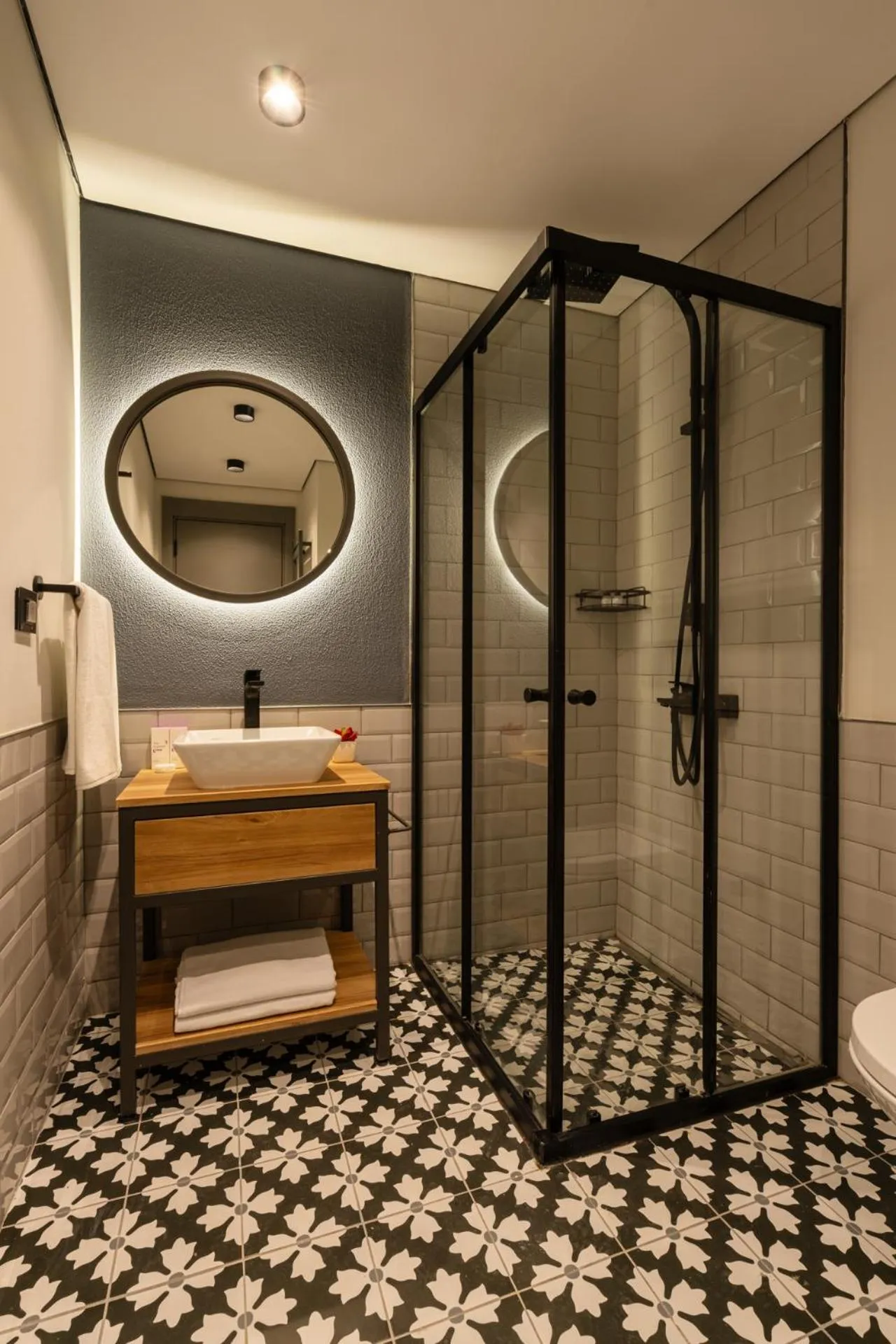 Shower in The Superior Living Kağıthane