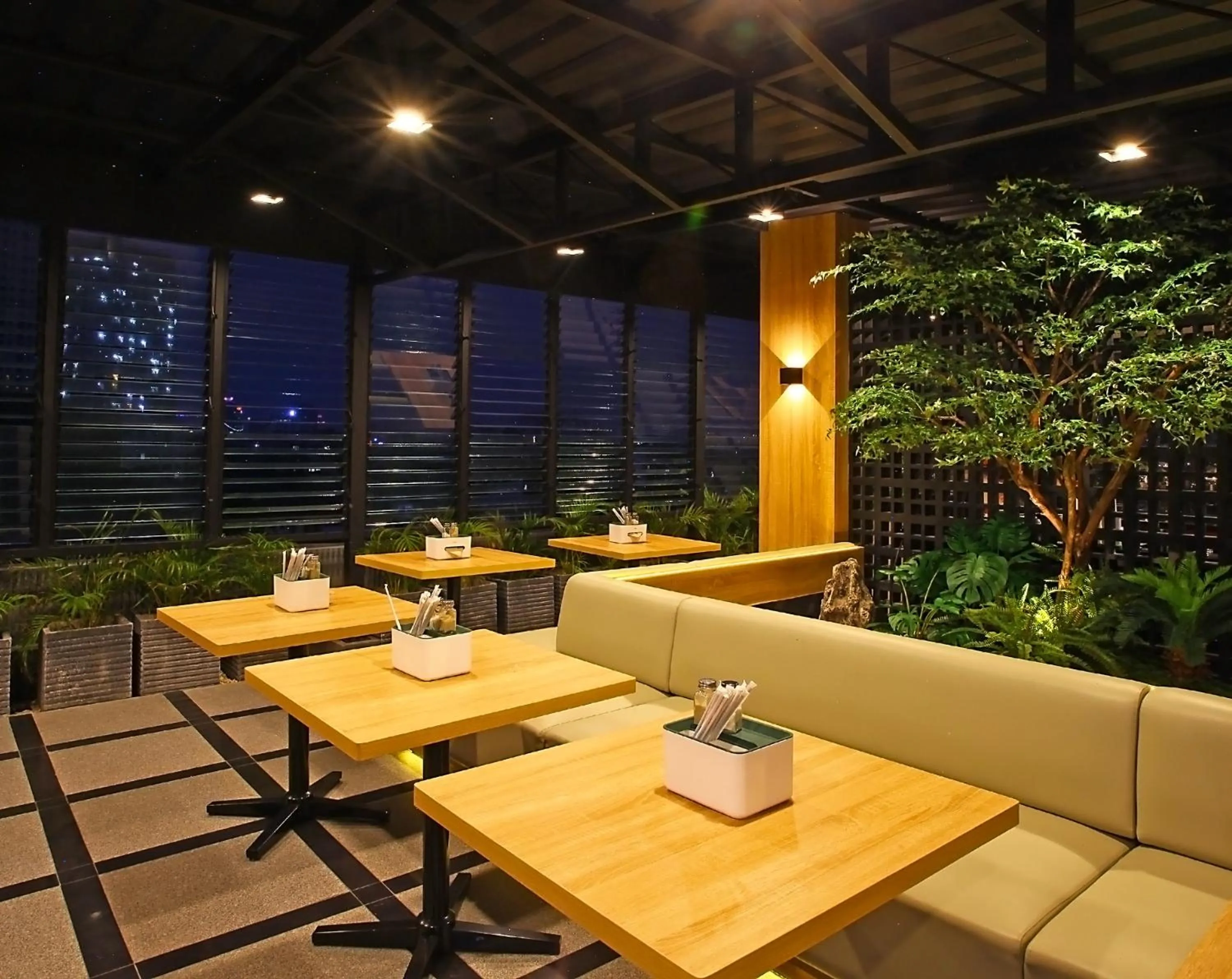 Restaurant/places to eat in Mimaru Hotel Jakarta