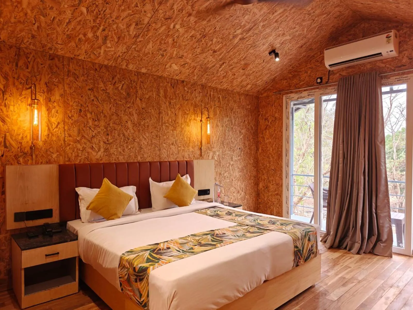 Photo of the whole room, Bed in Citrus Prime Hill Queen Resort