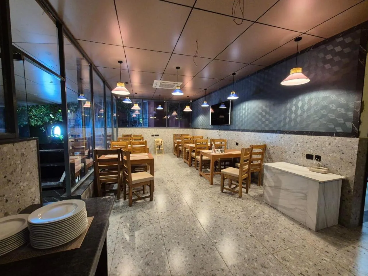 Restaurant/places to eat in Citrus Prime Hill Queen Resort