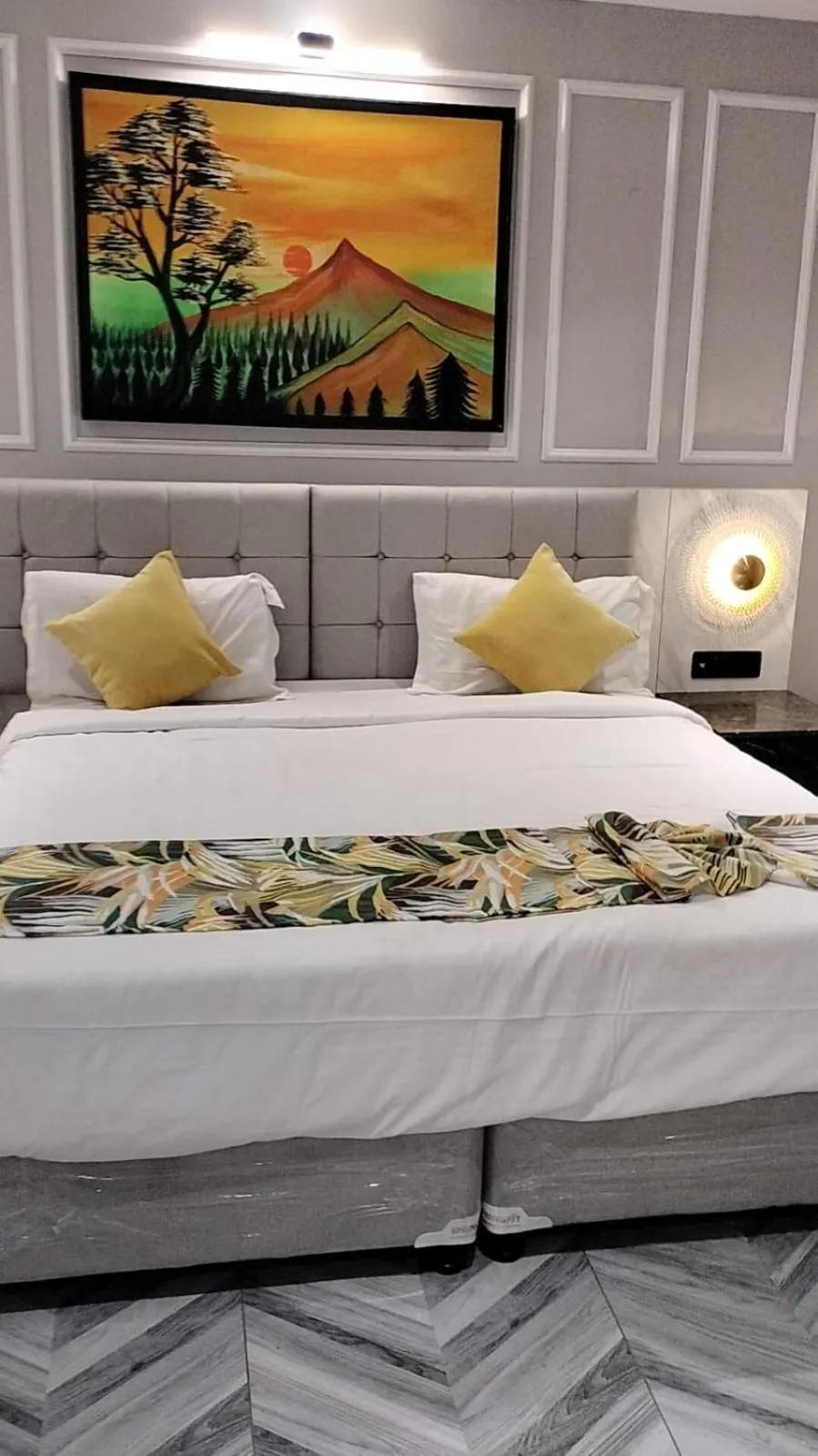 Photo of the whole room, Bed in Citrus Prime Hill Queen Resort