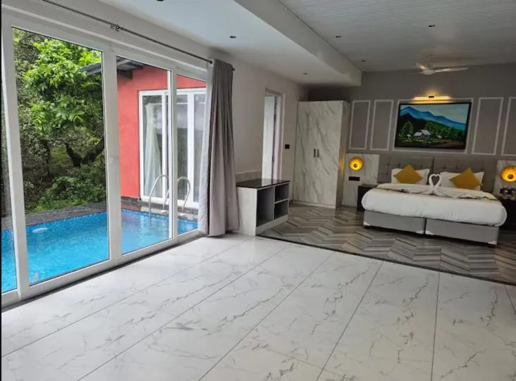 Photo of the whole room in Citrus Prime Hill Queen Resort