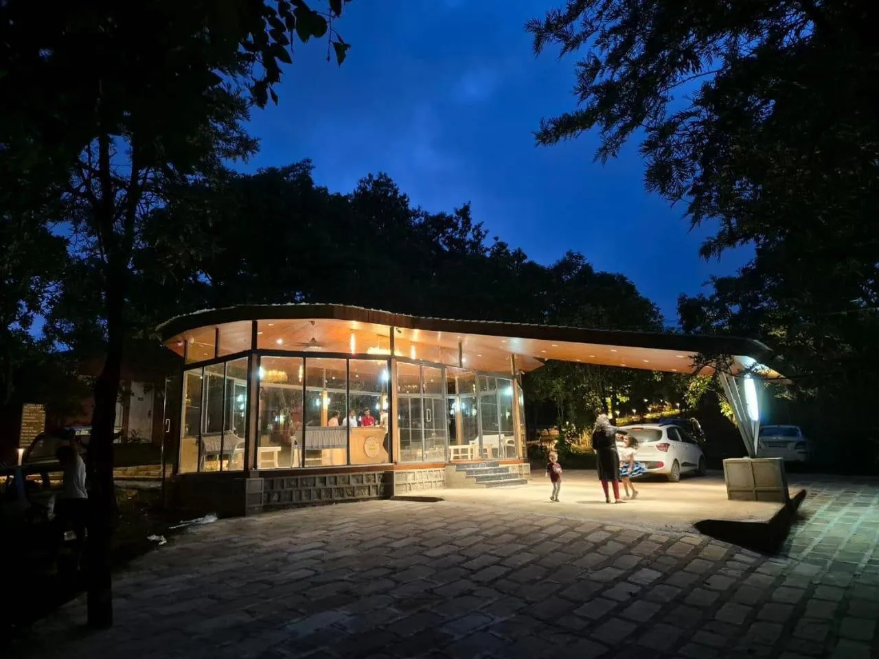 Parking in Citrus Prime Hill Queen Resort