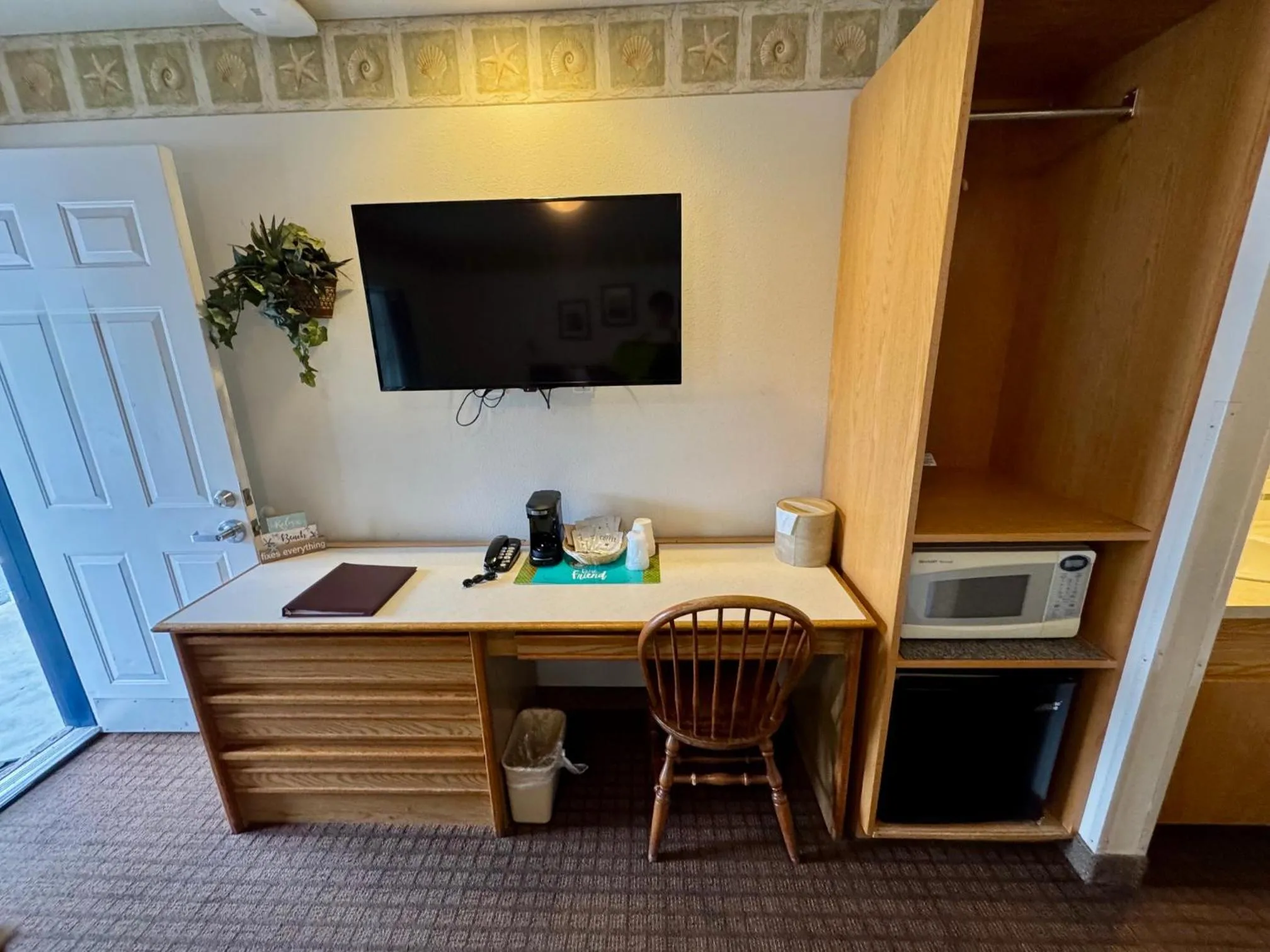 Coffee/tea facilities in Ocean Breeze Motel