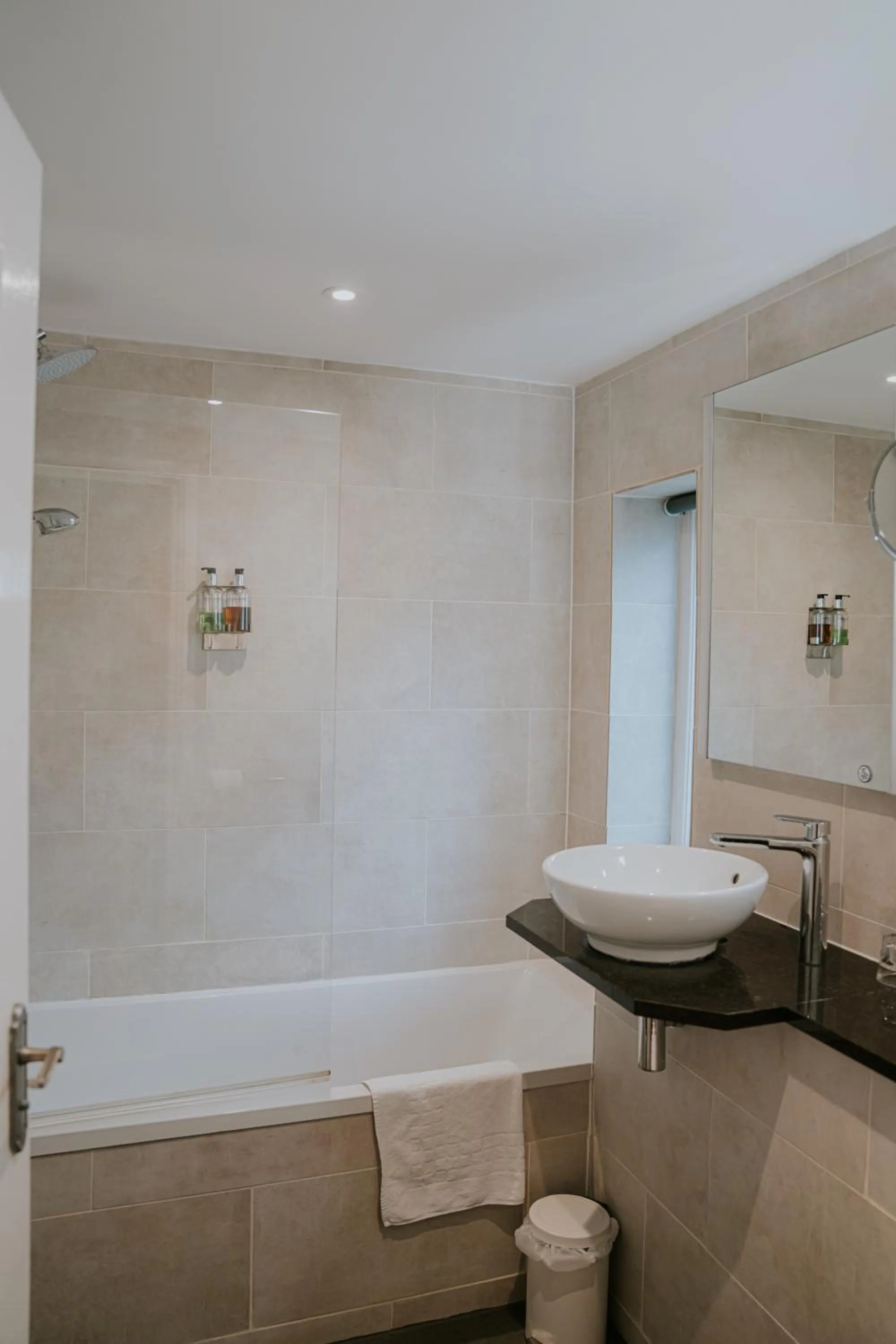 Shower in Redesdale Arms Hotel