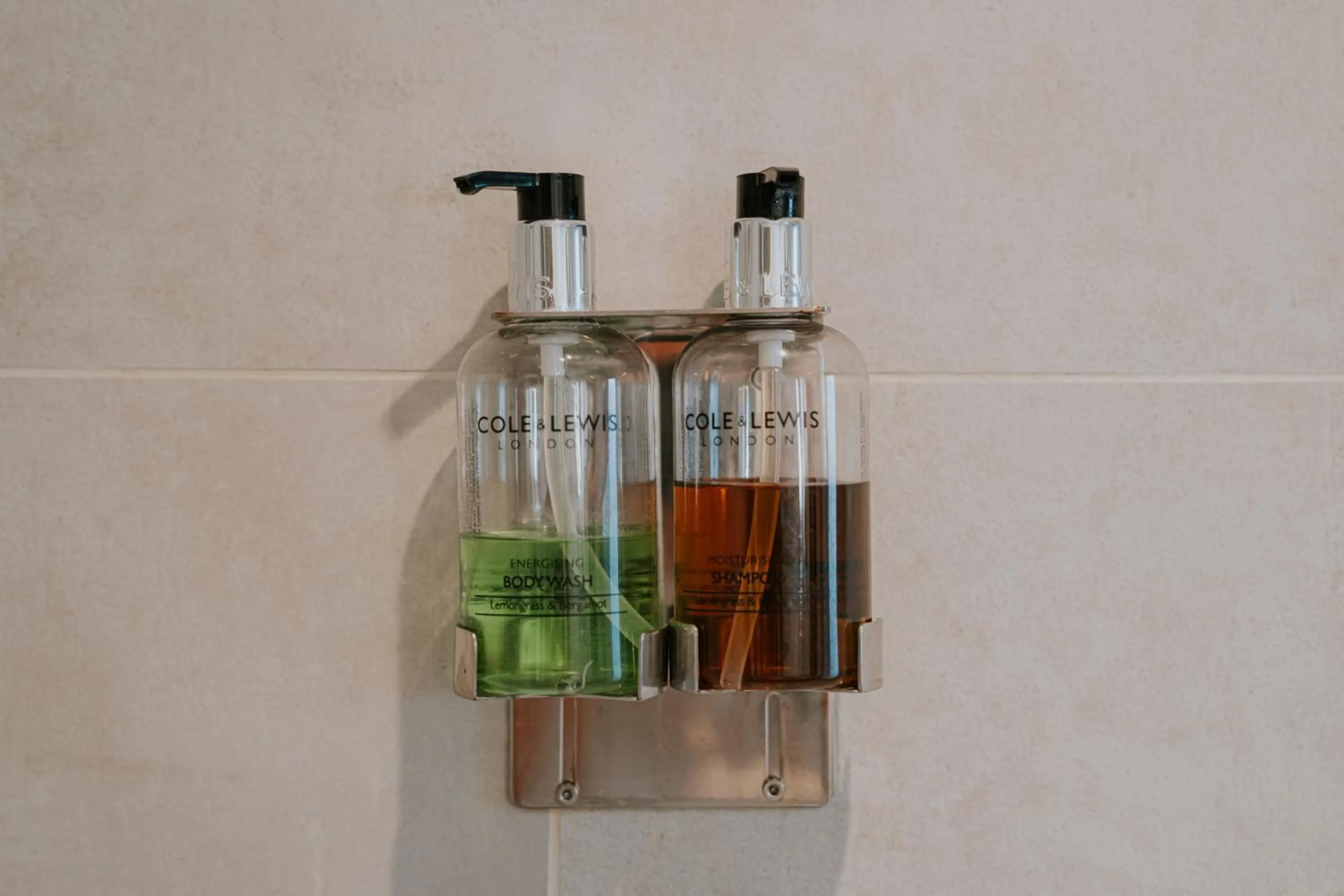 Shower in Redesdale Arms Hotel