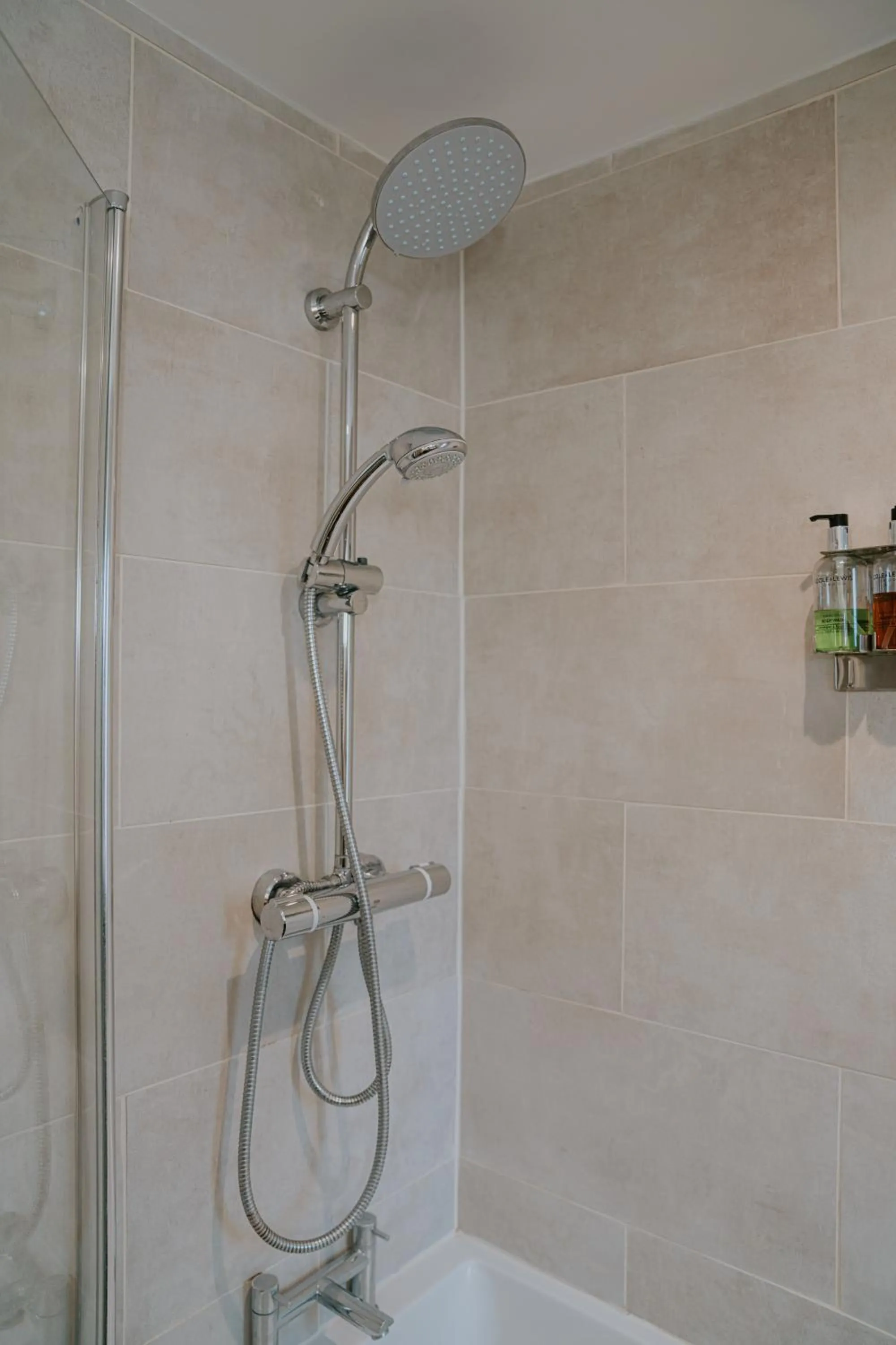 Shower in Redesdale Arms Hotel