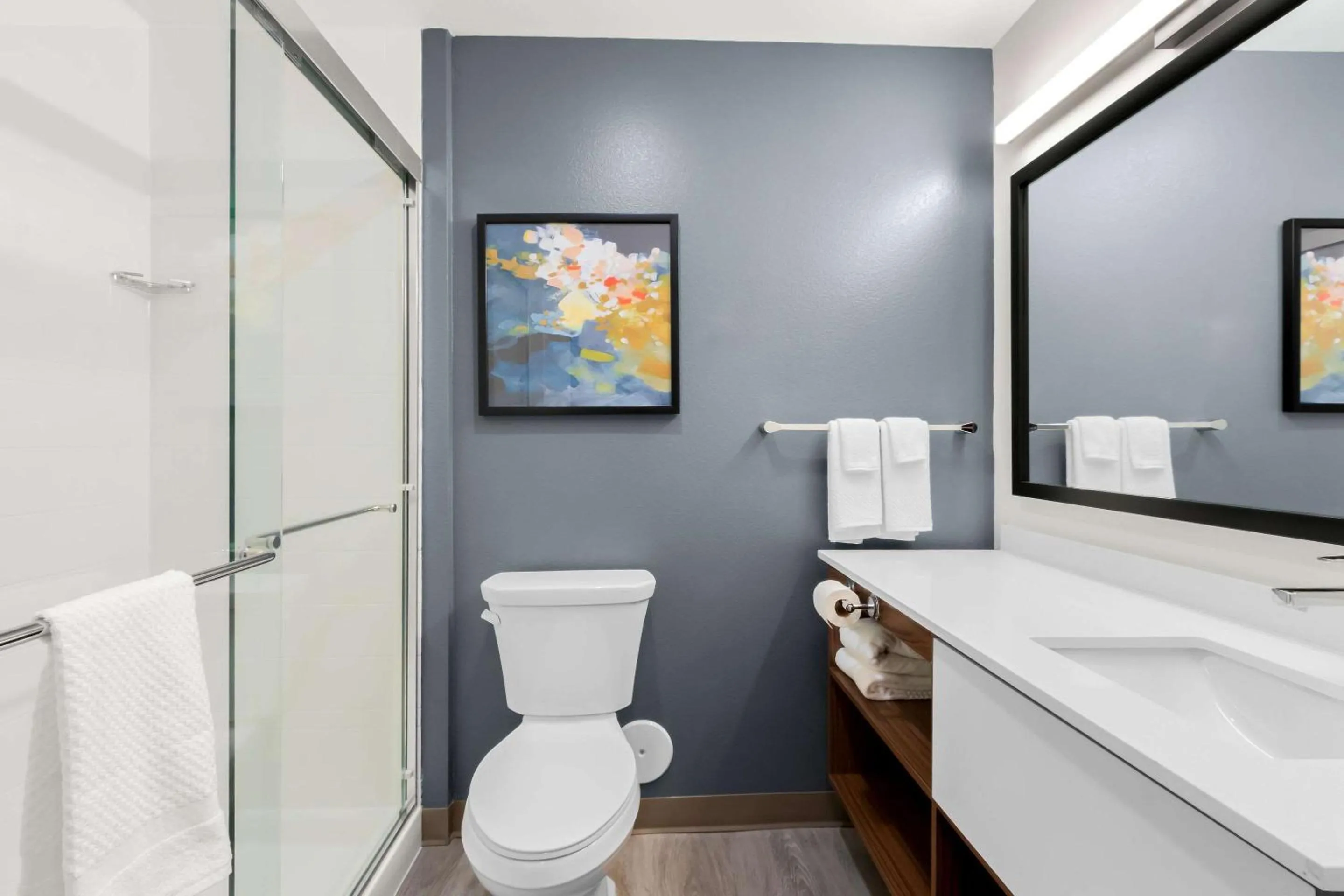 King Suite with Sofa - Non Smoking in Everhome Suites Glendale Sports Entertainment District by Choice Hotels