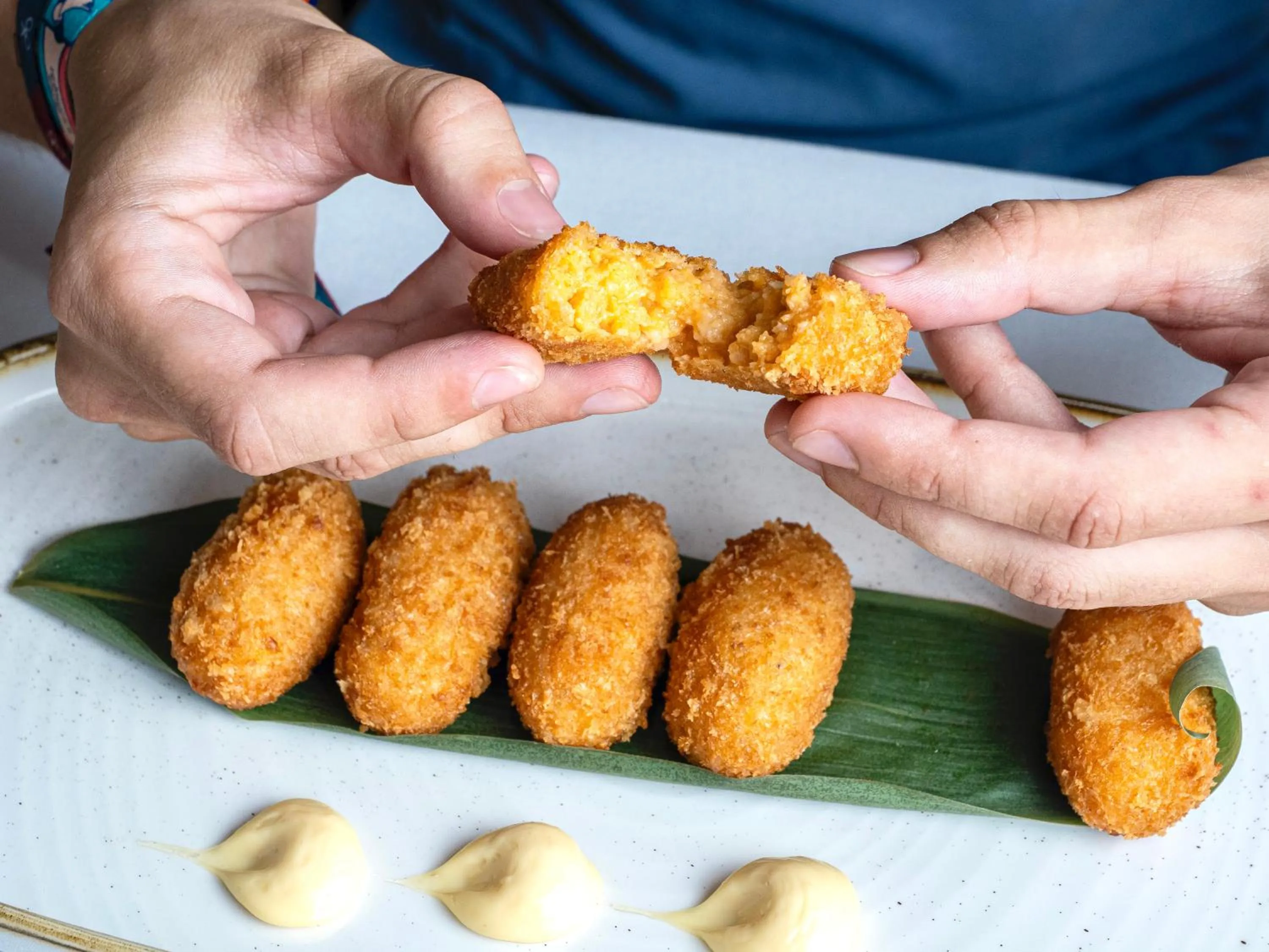 Lounge or bar in Hotel Ciudad del Sol