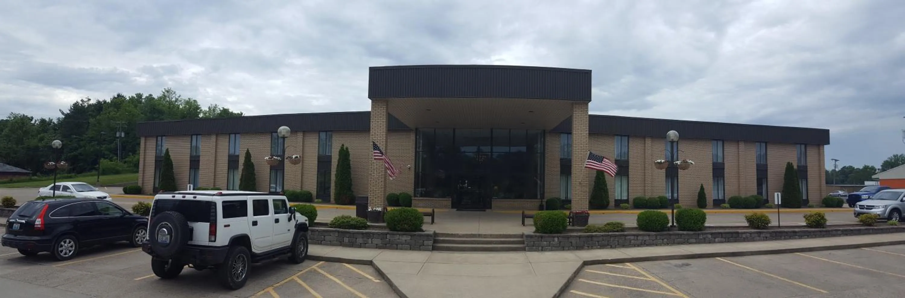 Property building in GOLD VAULT INN