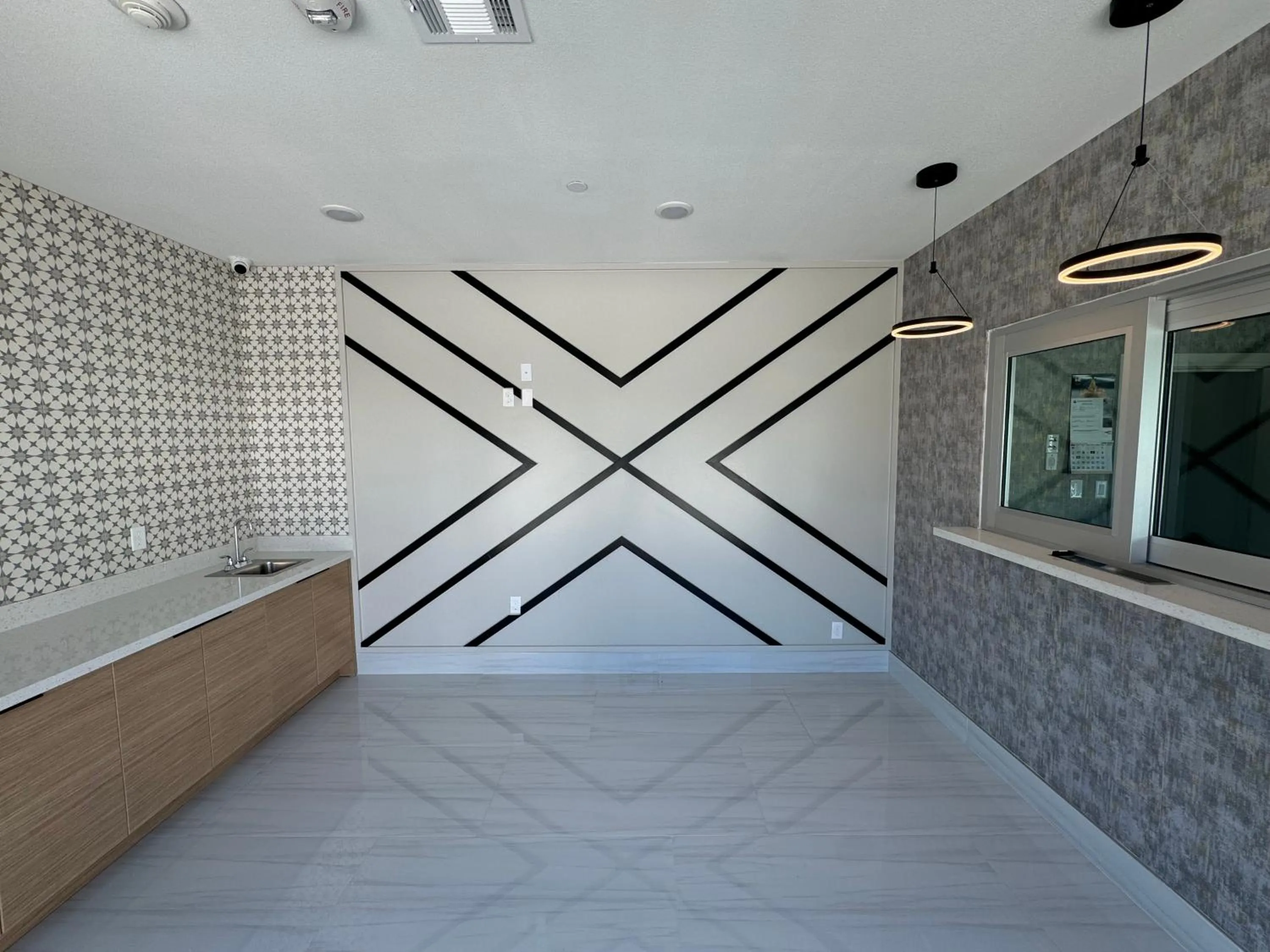 Lobby or reception in Crystal Inn Gessner- Near Sam Houston Racepark