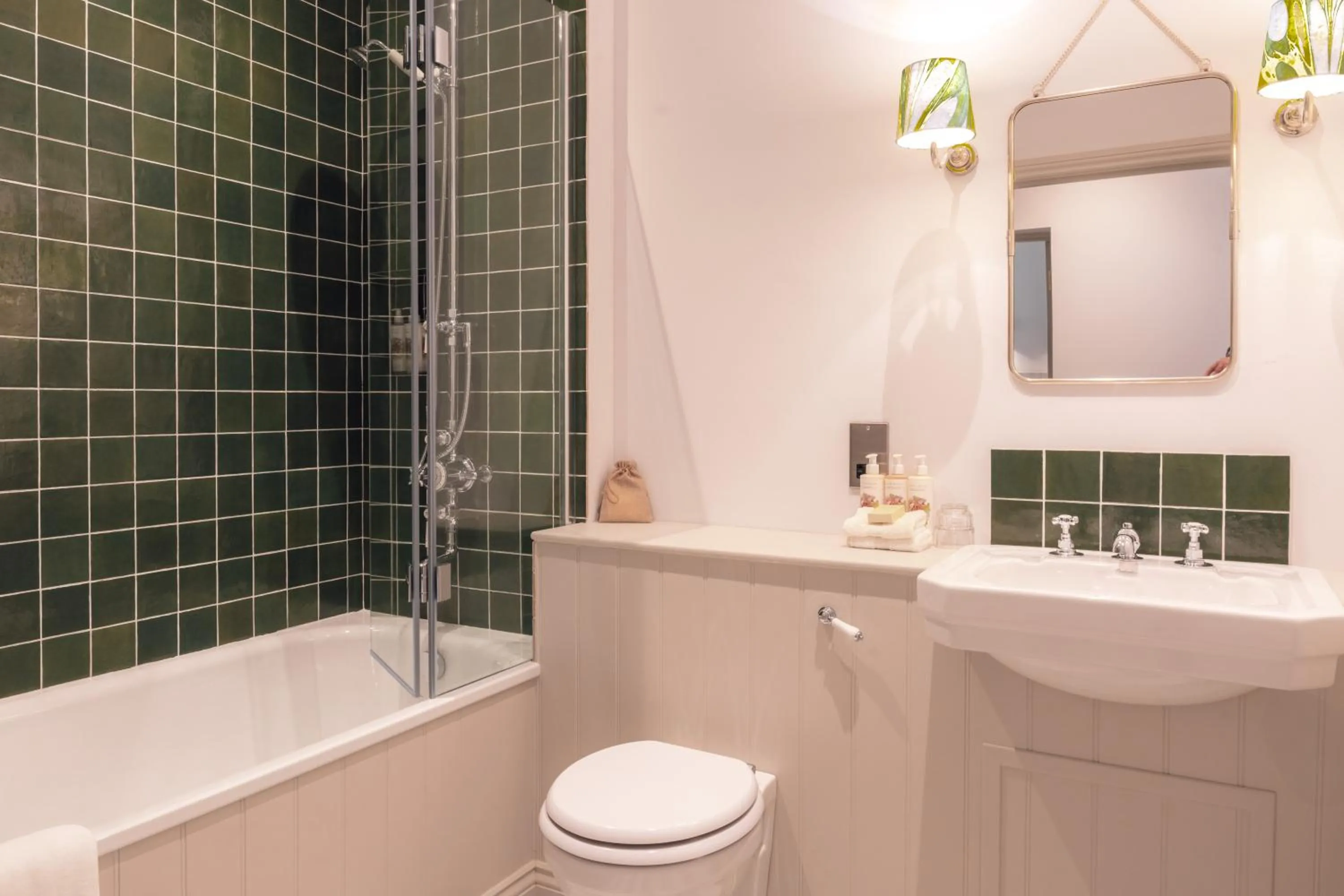 Bathroom in The Retreat, Elcot Park