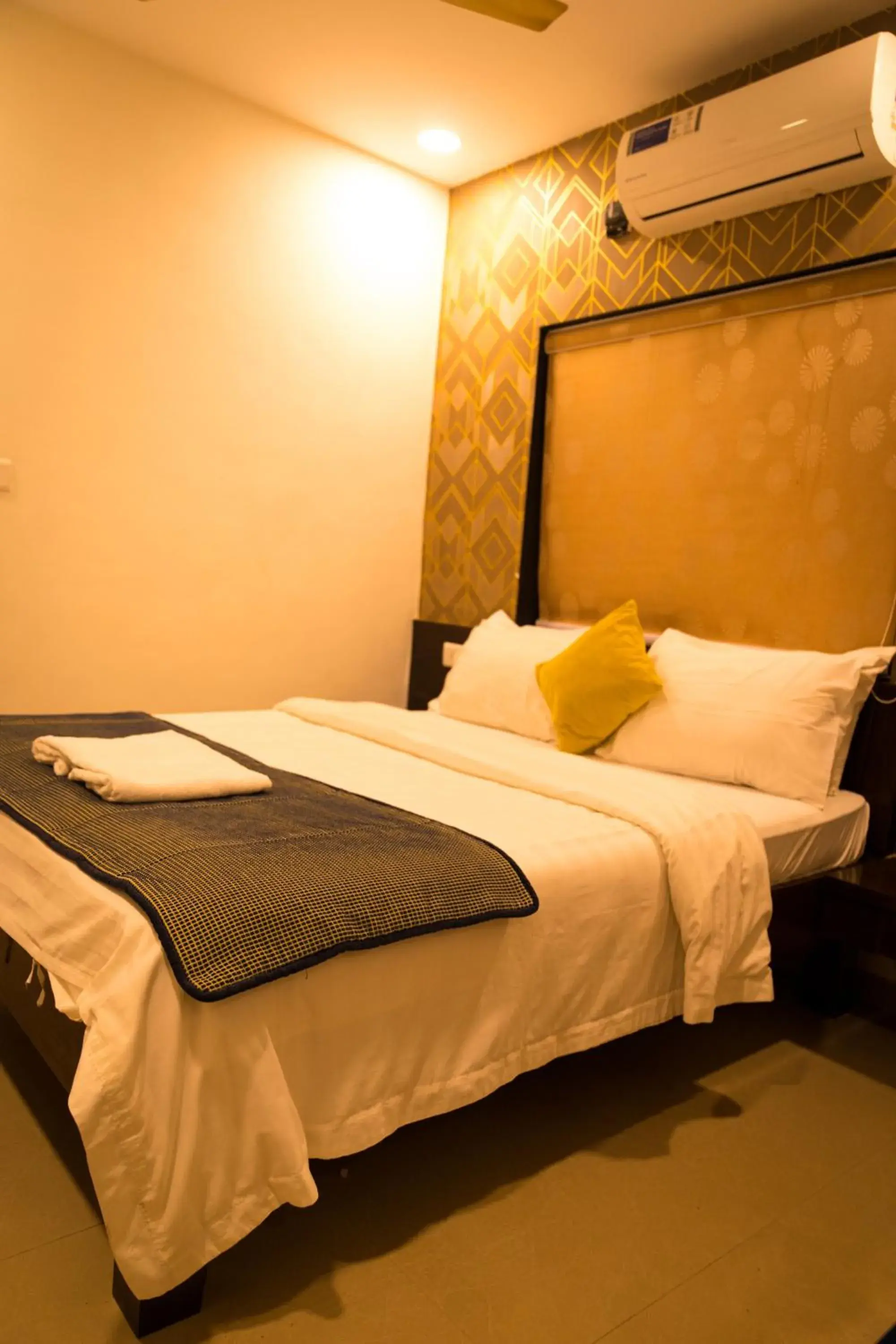 Large Double Room in The Flamboyant Natraj Large Double Room in The Flamboyant Natraj