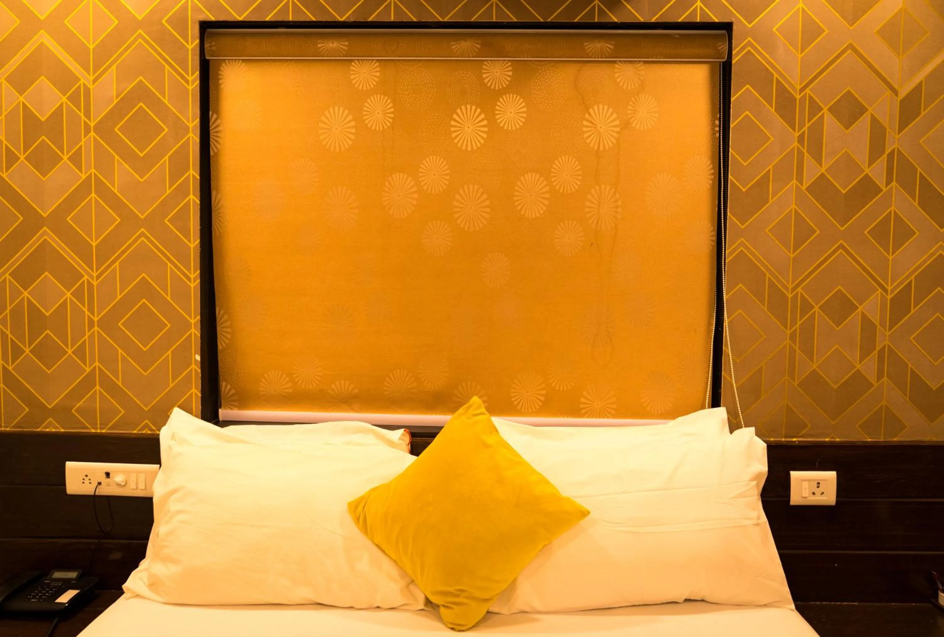 Bed in The Flamboyant Natraj