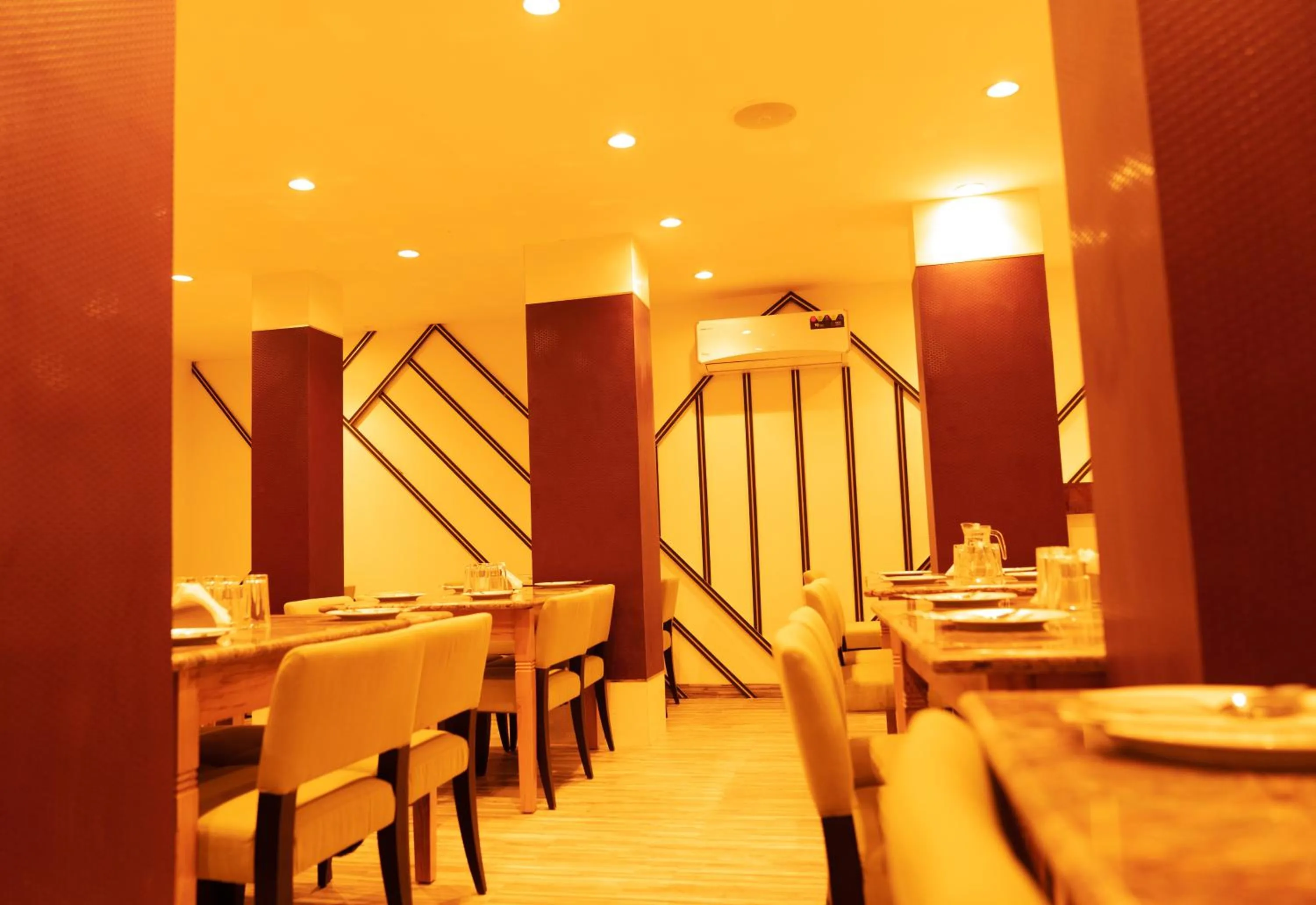 Restaurant/places to eat in The Flamboyant Natraj