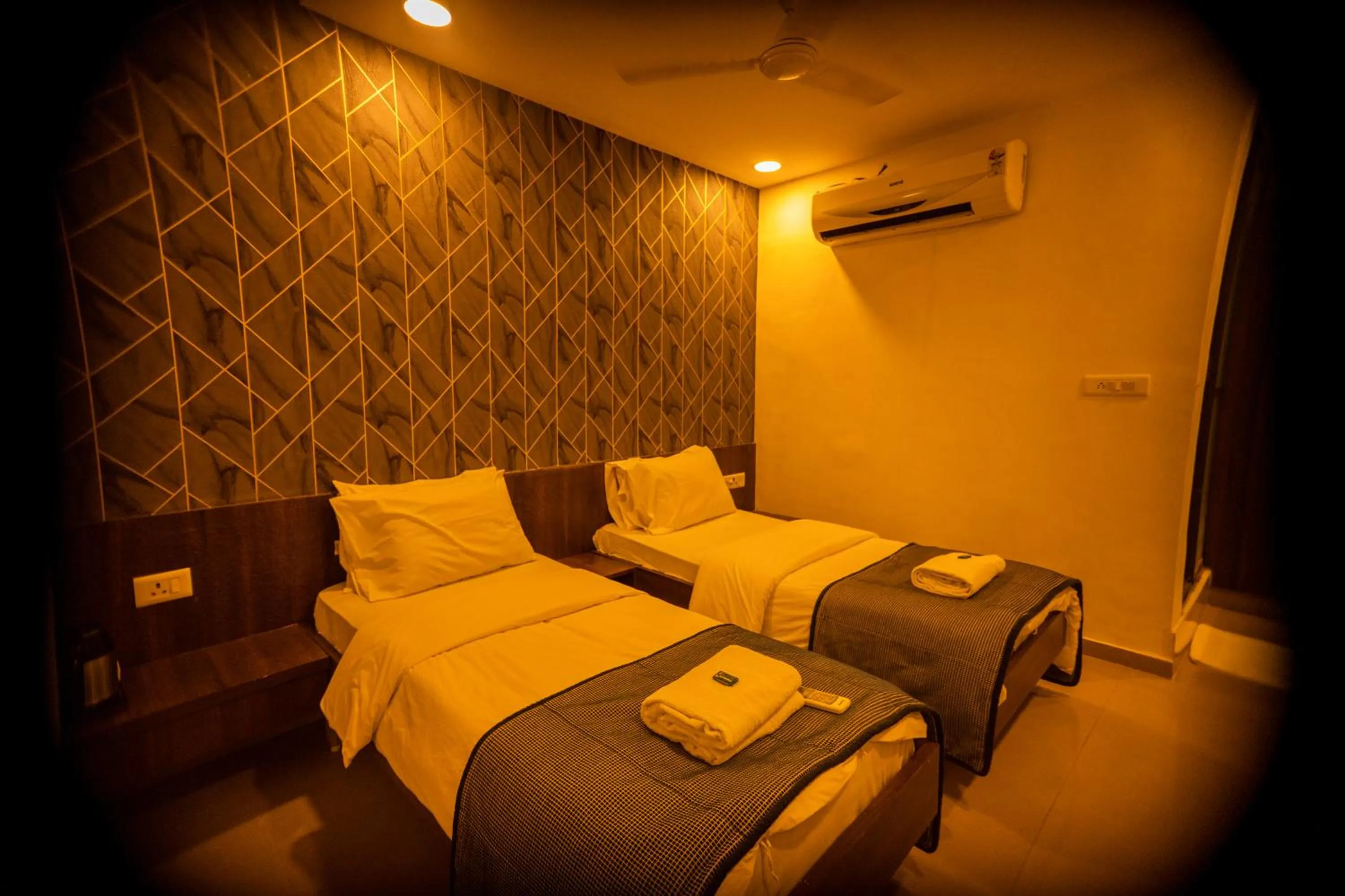 Bed in The Flamboyant Natraj
