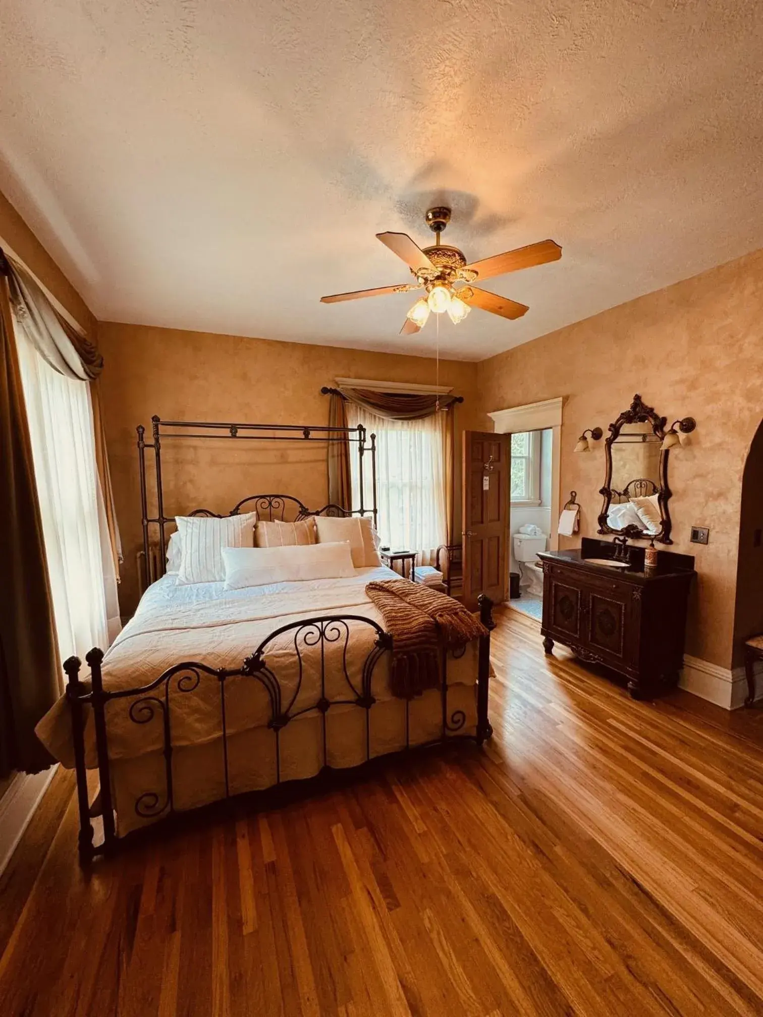 King Room with Balcony in The Gibson Mansion Bed and Breakfast King Room with Balcony in The Gibson Mansion Bed and Breakfast