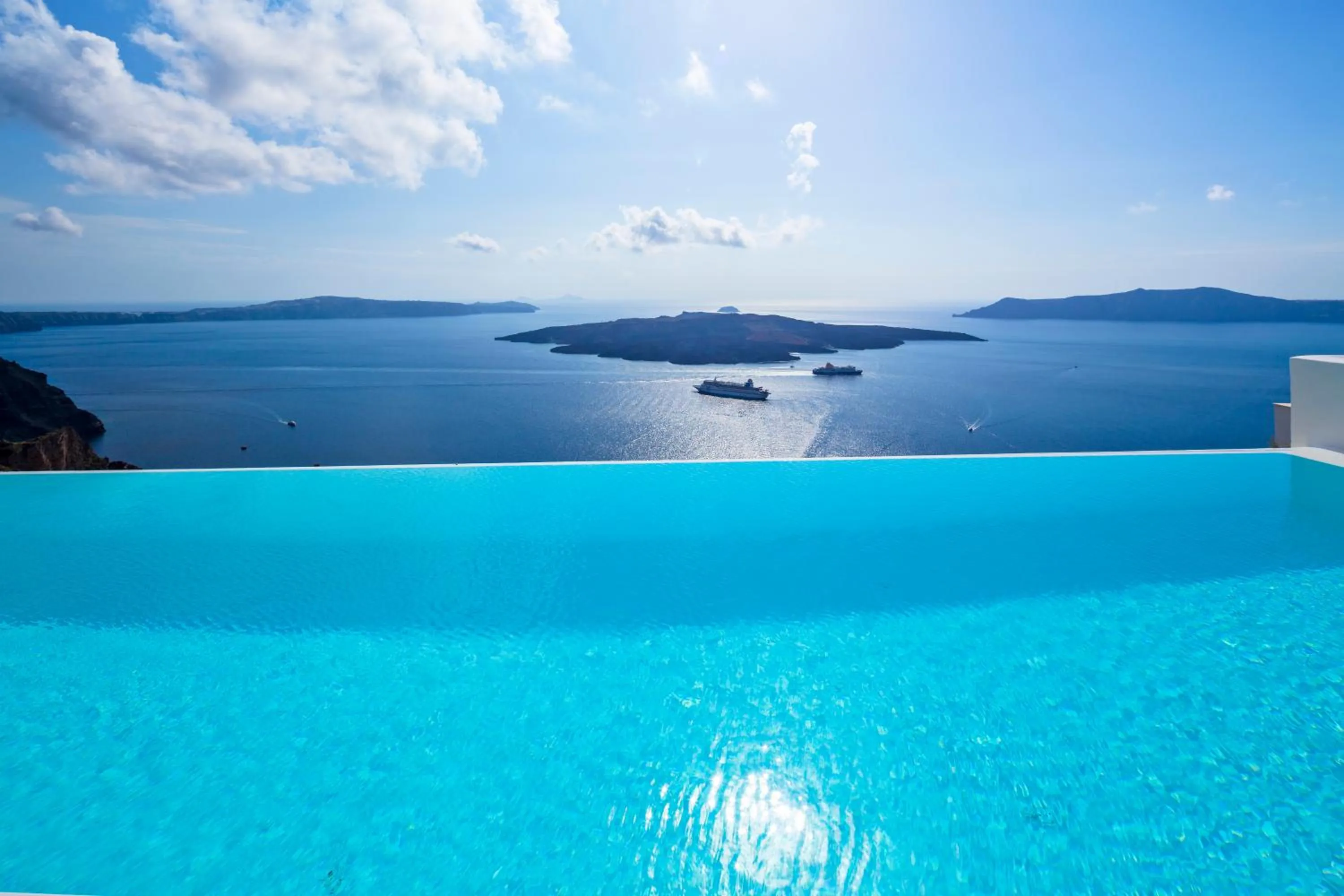 Pool view in Cosmopolitan Suites - Small Luxury Hotels of the World