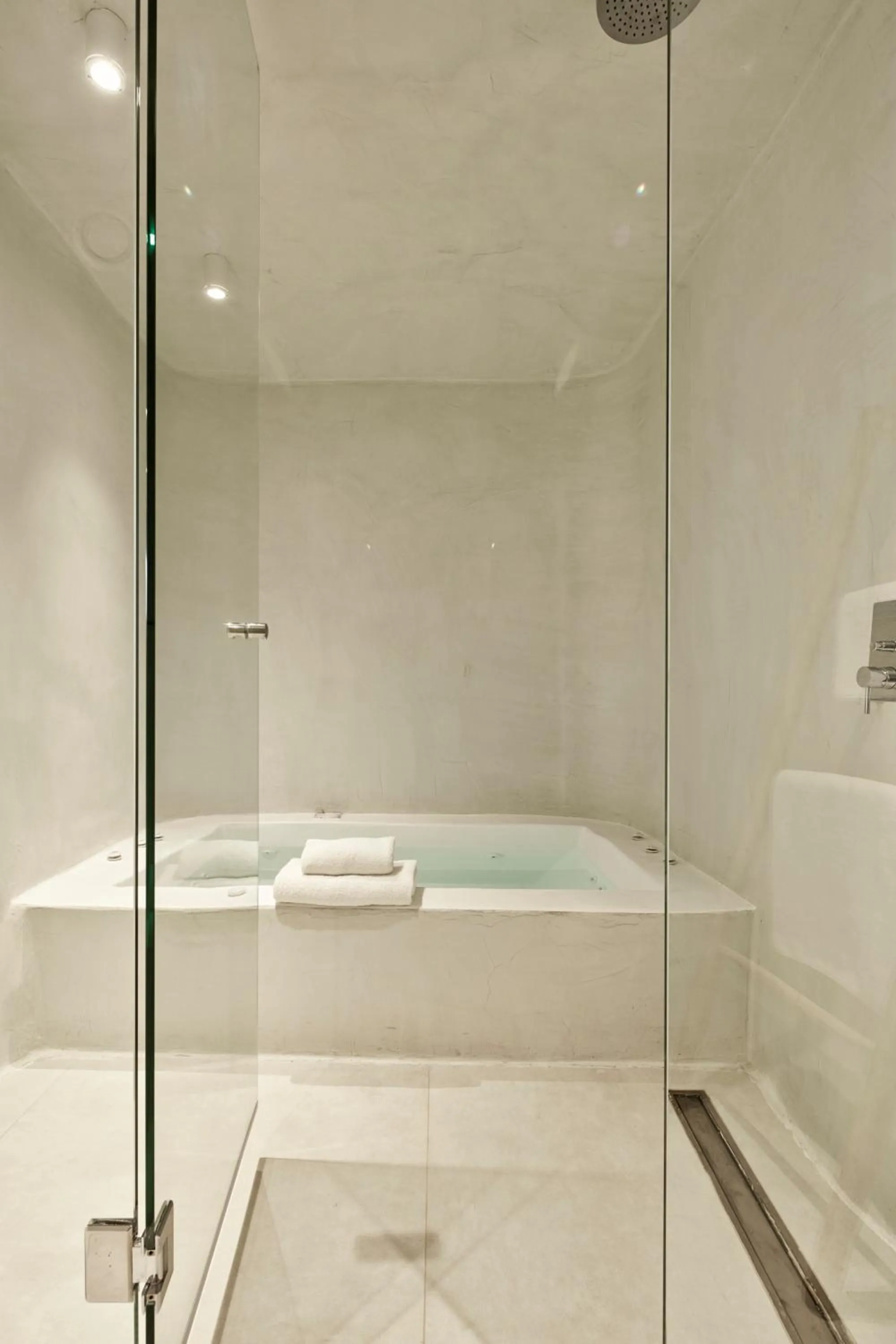 Bathroom in Cosmopolitan Suites - Small Luxury Hotels of the World