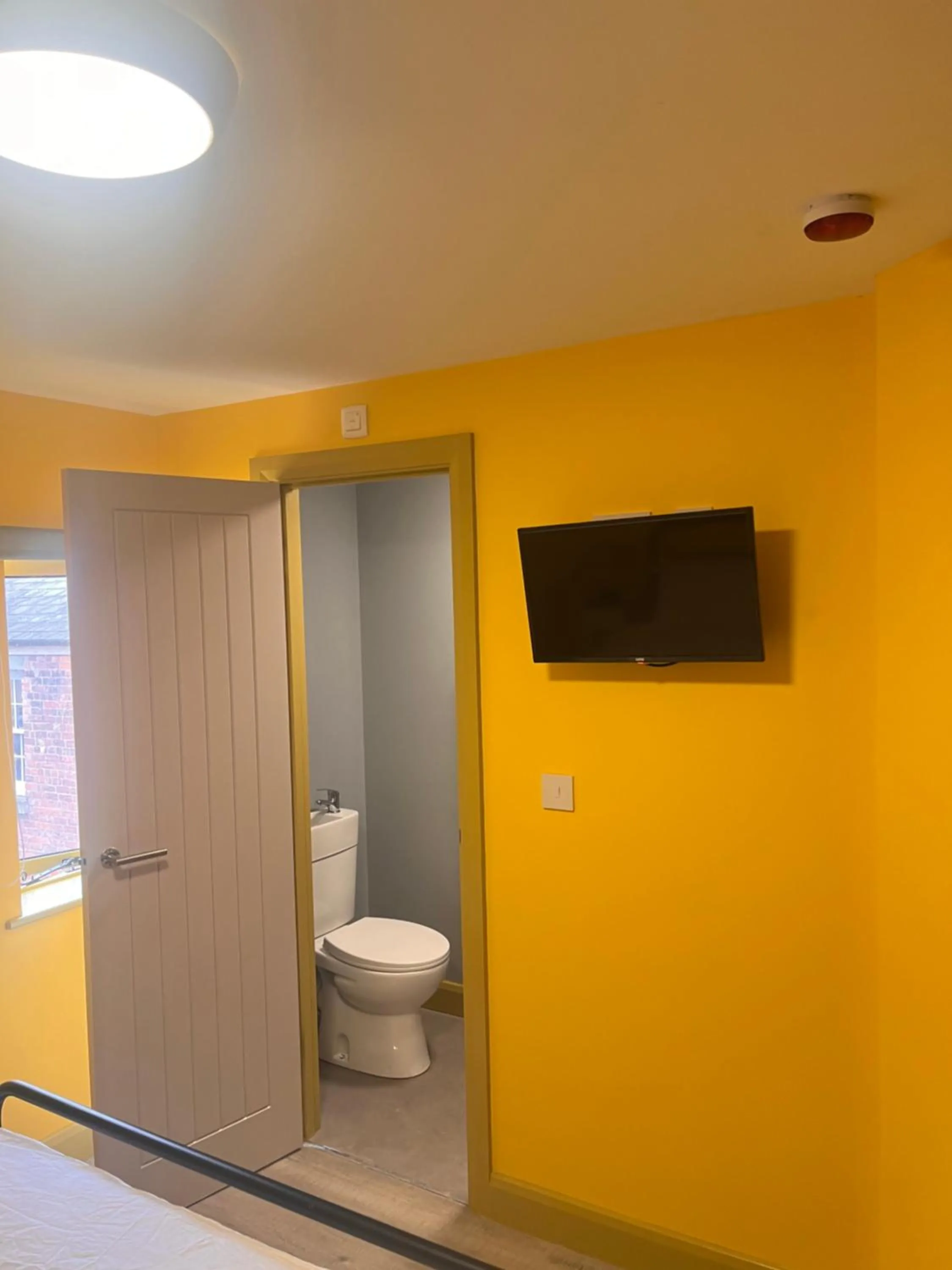 Toilet in Tumbledown Hotel