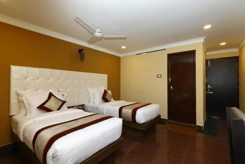 Hotel Titanium Tower