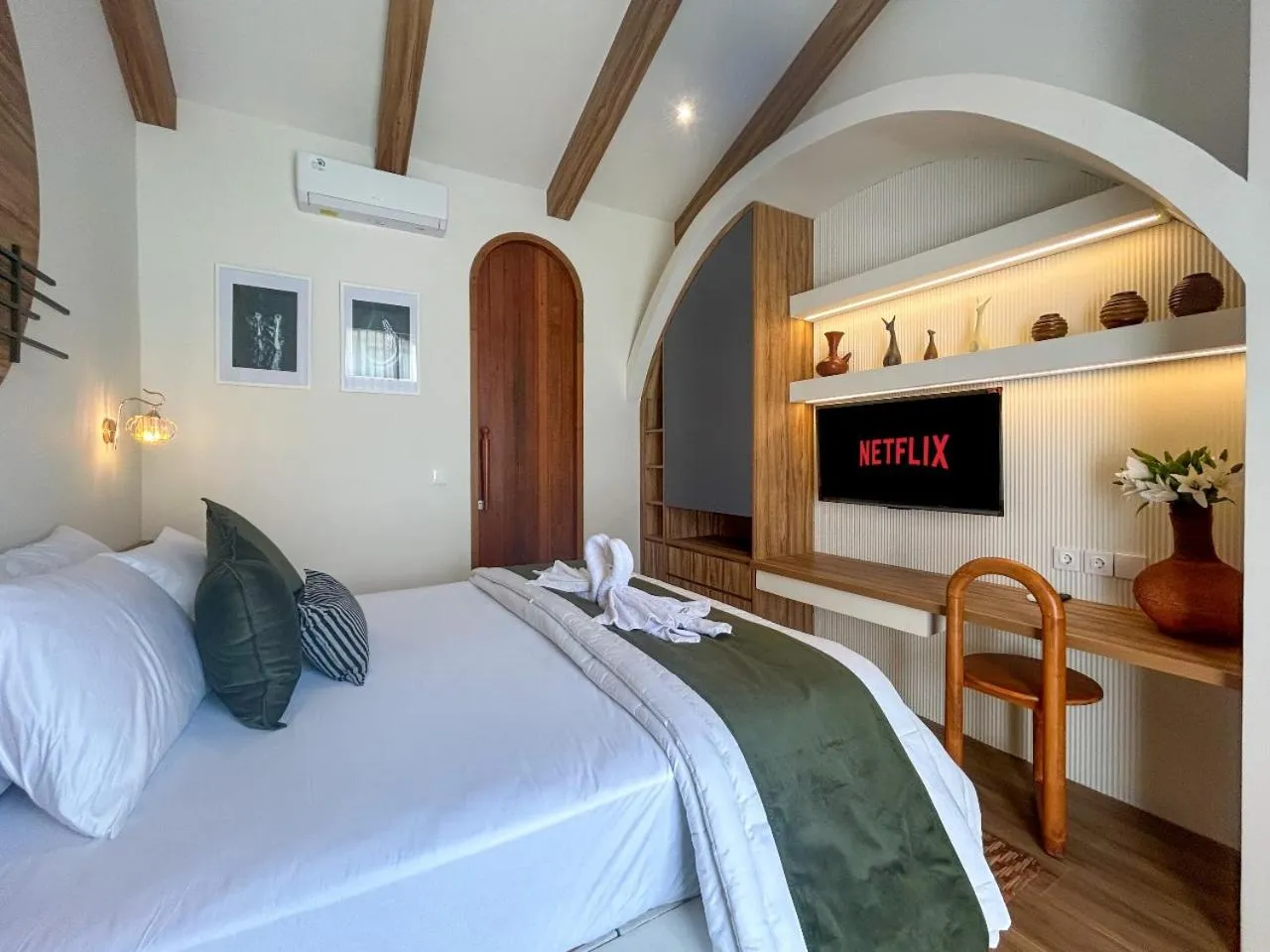 Bed in Landmark Villas