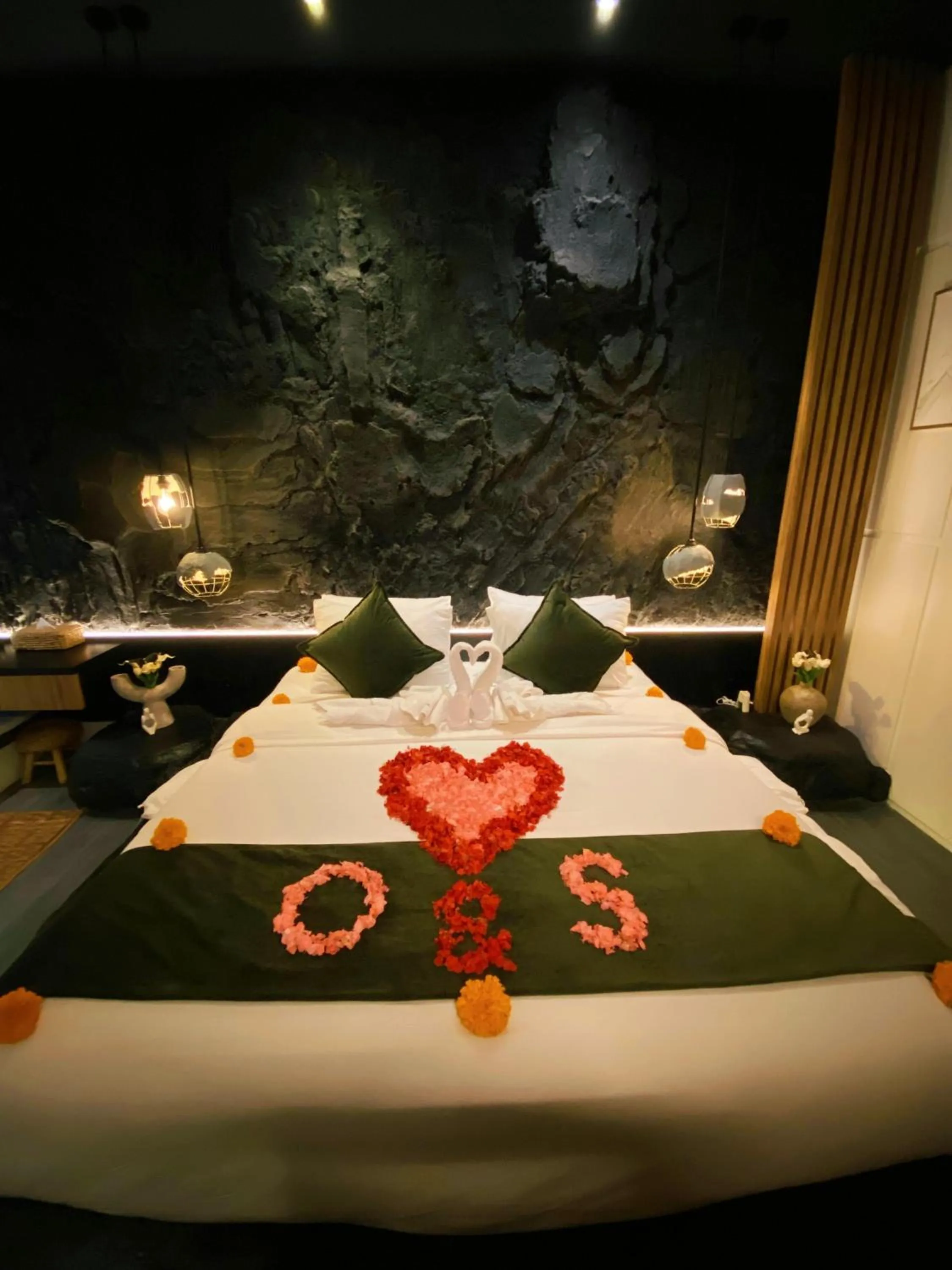 Bed in Landmark Villas