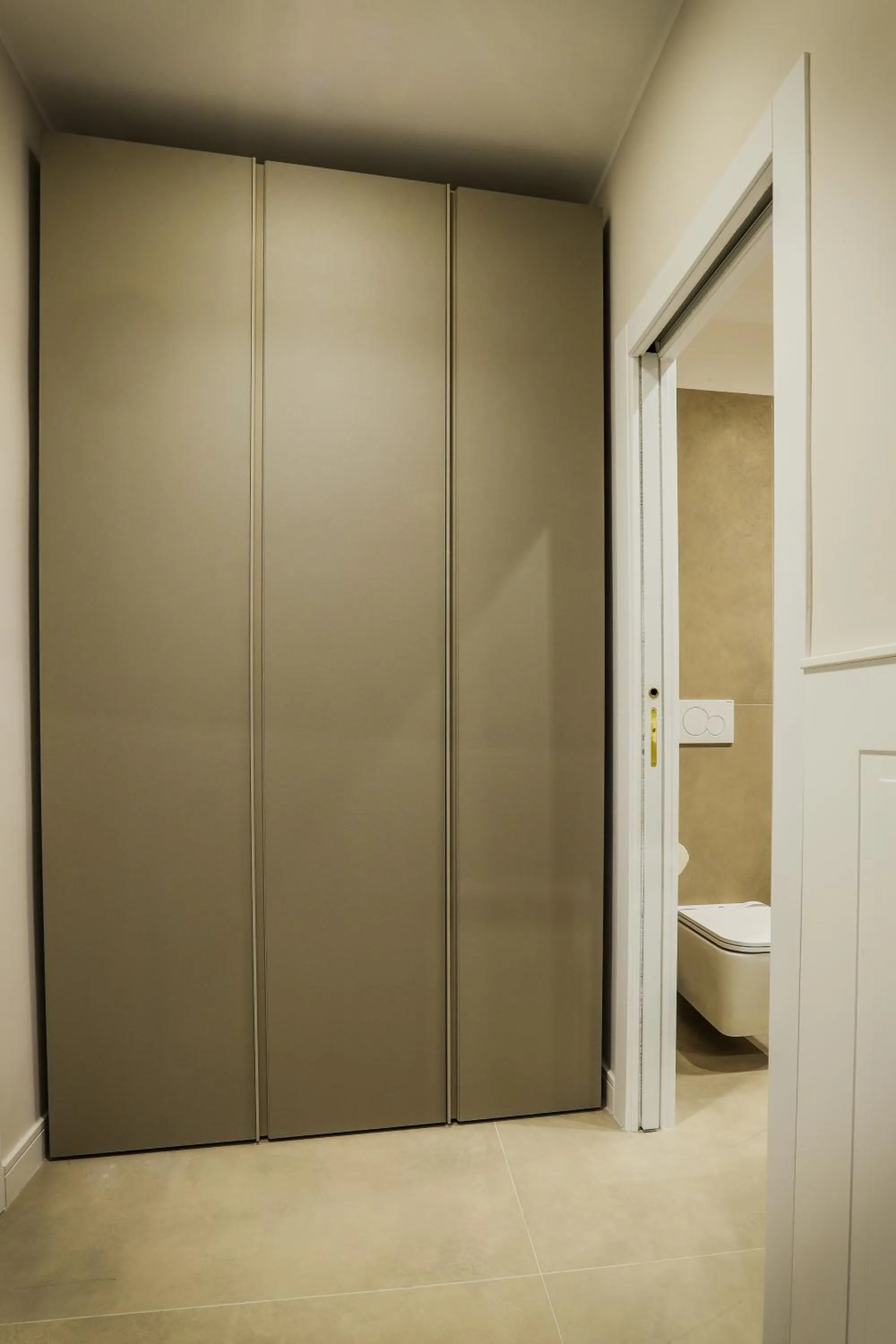 wardrobe in Conte Relais Suite